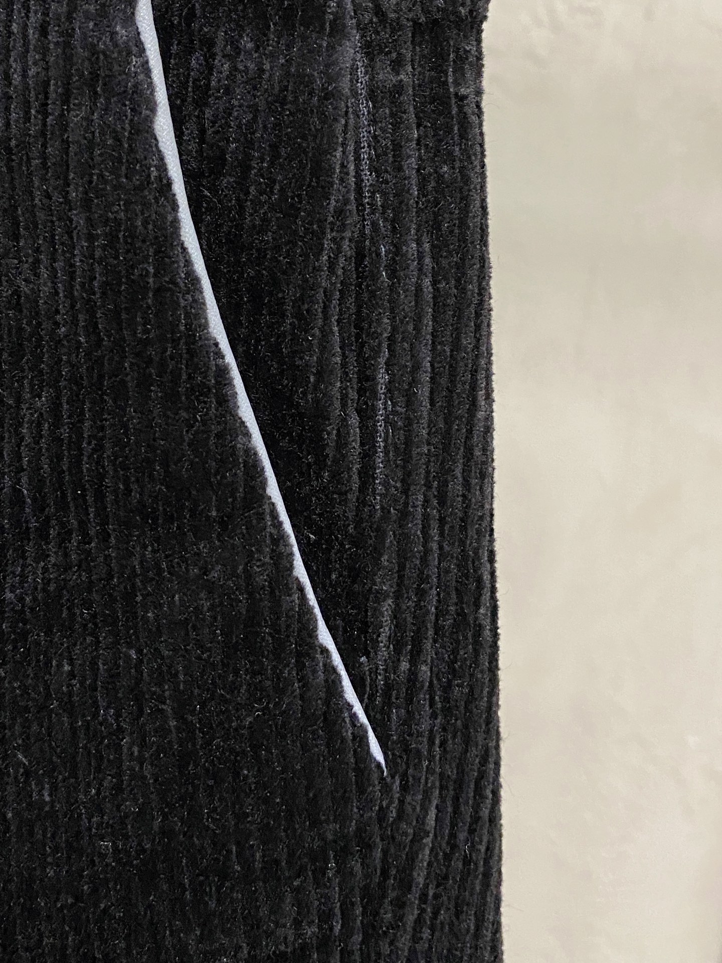 蒙*口 Mo**ler 新款休闲透气休闲裤！重磅定制面料裤子面料扎实上身挺括有型做工极其考究，不挑人百搭