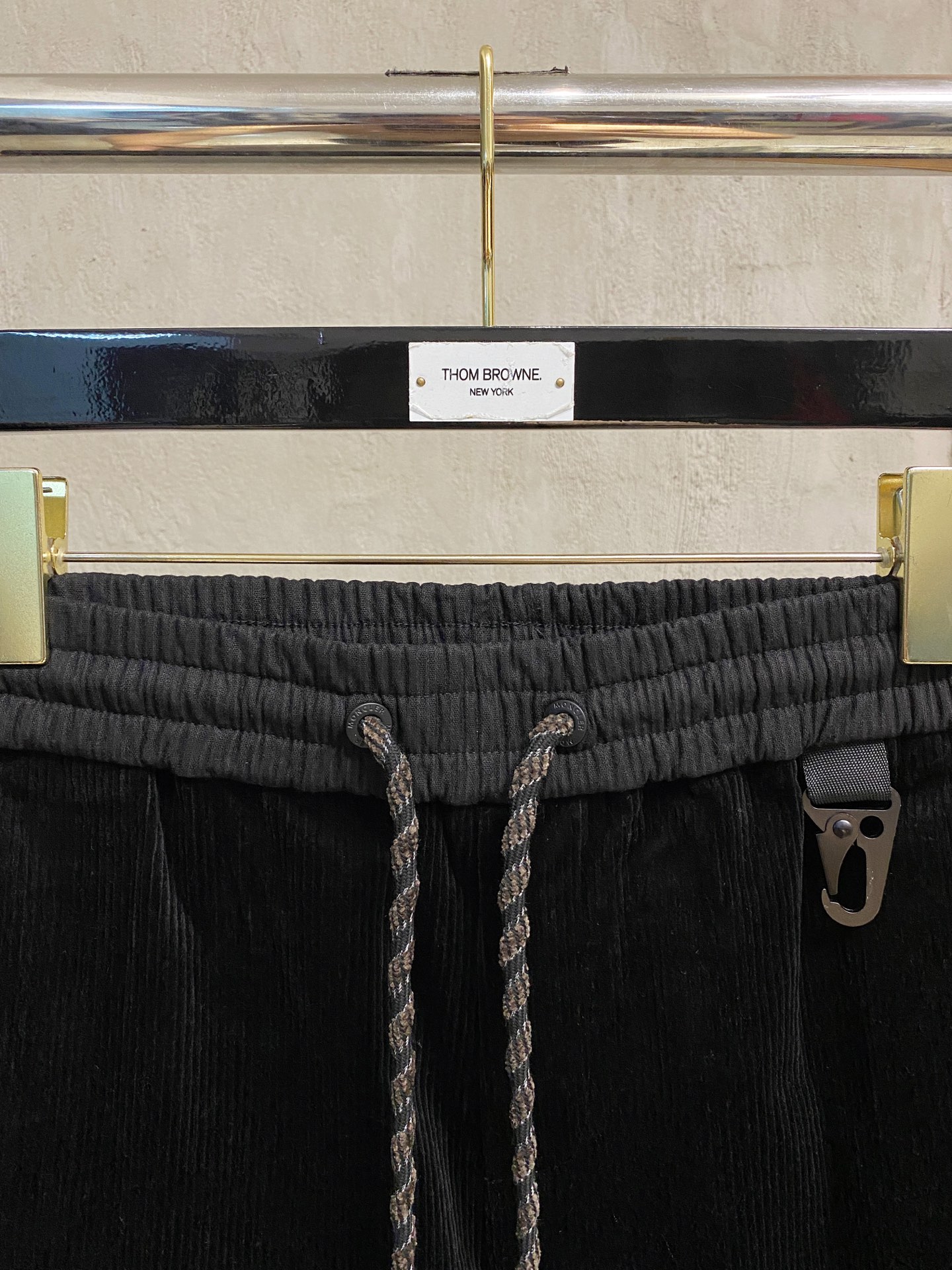 蒙*口 Mo**ler 新款休闲透气休闲裤！重磅定制面料裤子面料扎实上身挺括有型做工极其考究，不挑人百搭