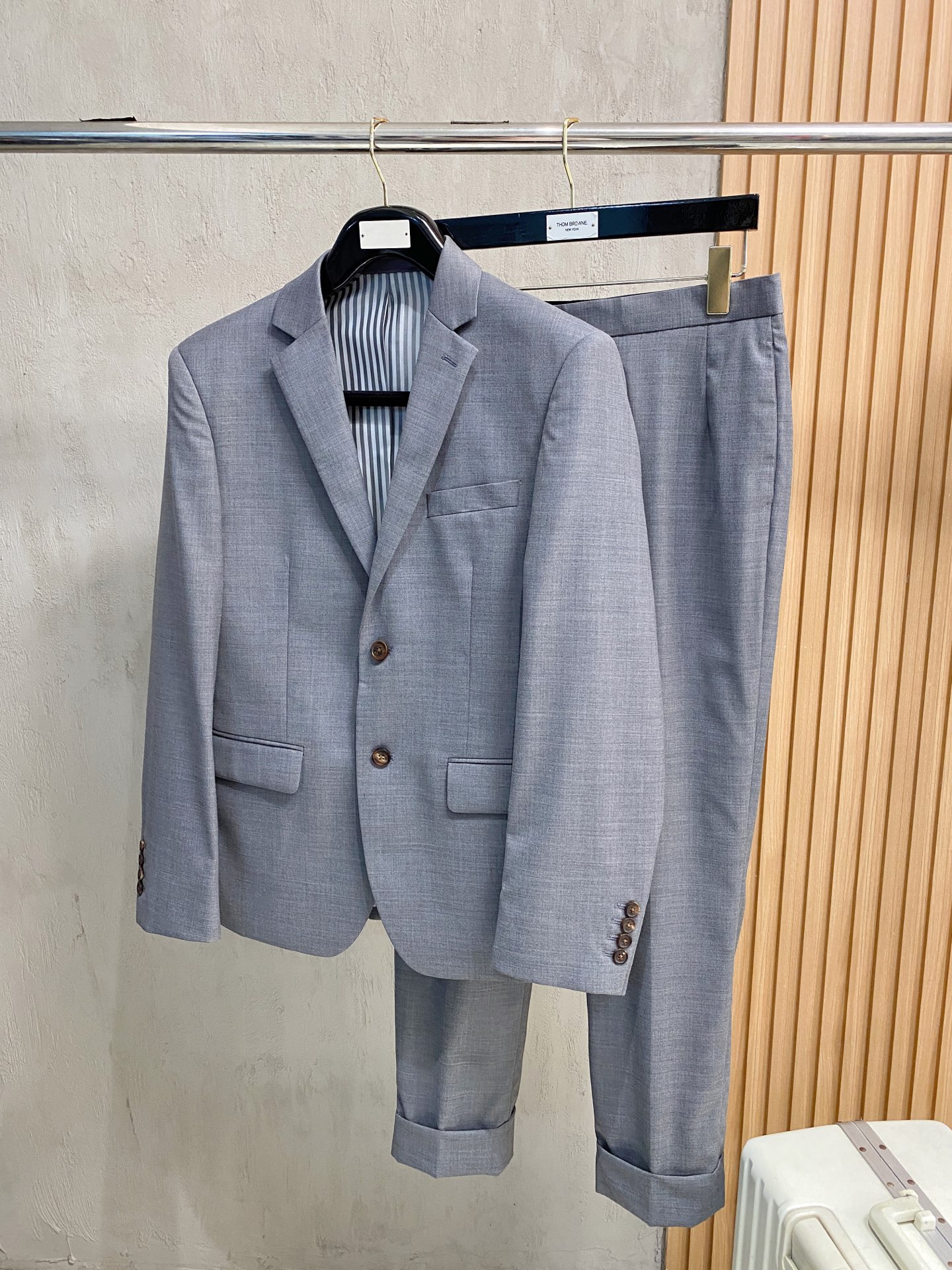 重磅推荐 男士套装 简约百搭款，不挑人穿，腰部松紧抽绳设计 出口订单标准，所有细节处理都非常到位；采用特