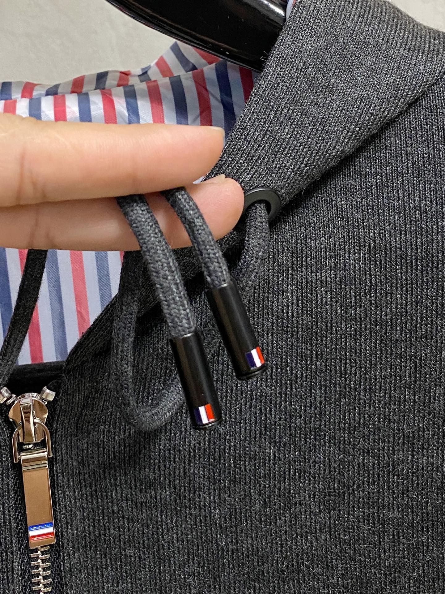 重磅推荐 男士套装 简约百搭款，不挑人穿，腰部松紧抽绳设计 出口订单标准，所有细节处理都非常到位；采用特