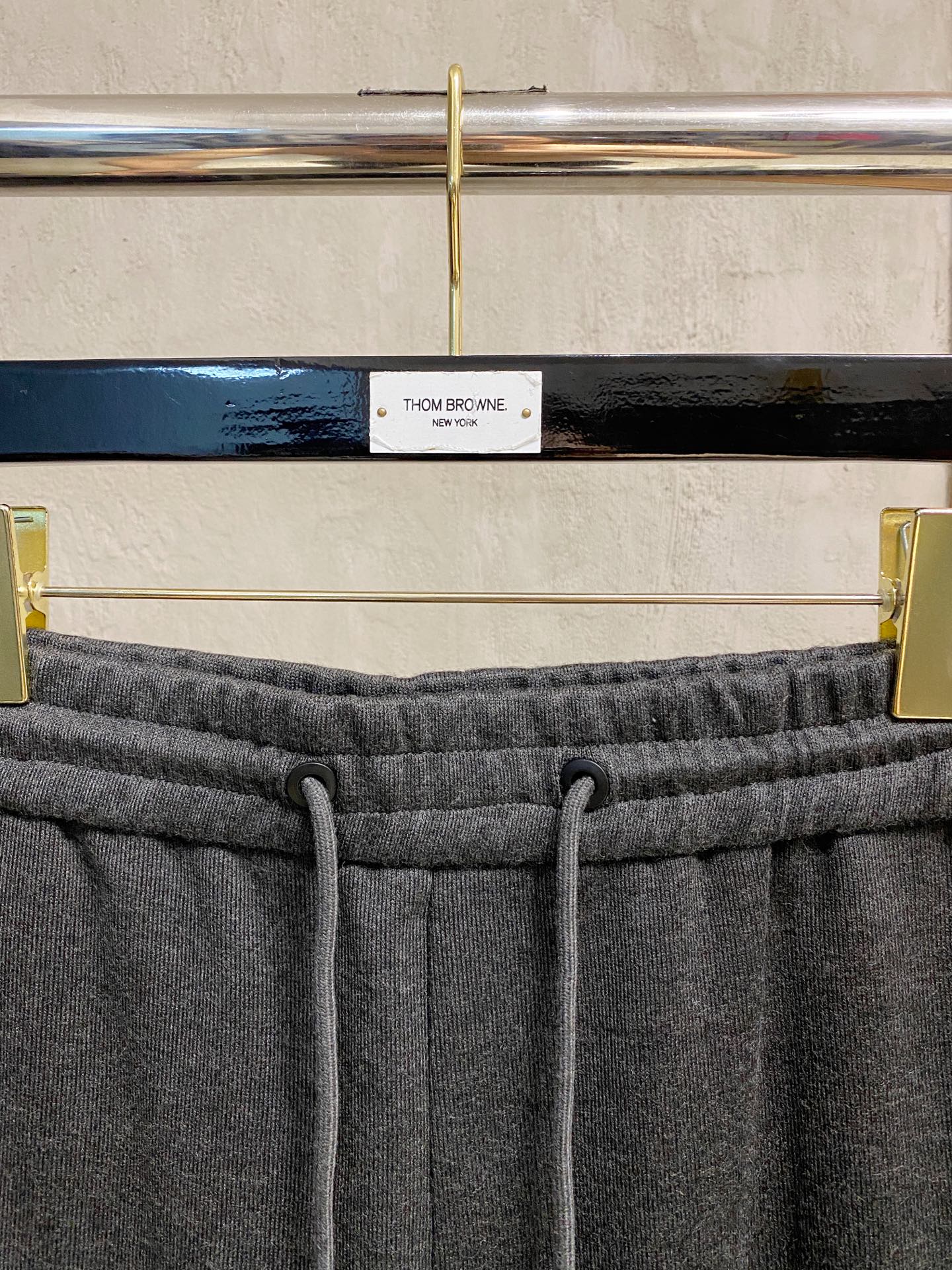 重磅推荐 男士套装 简约百搭款，不挑人穿，腰部松紧抽绳设计 出口订单标准，所有细节处理都非常到位；采用特