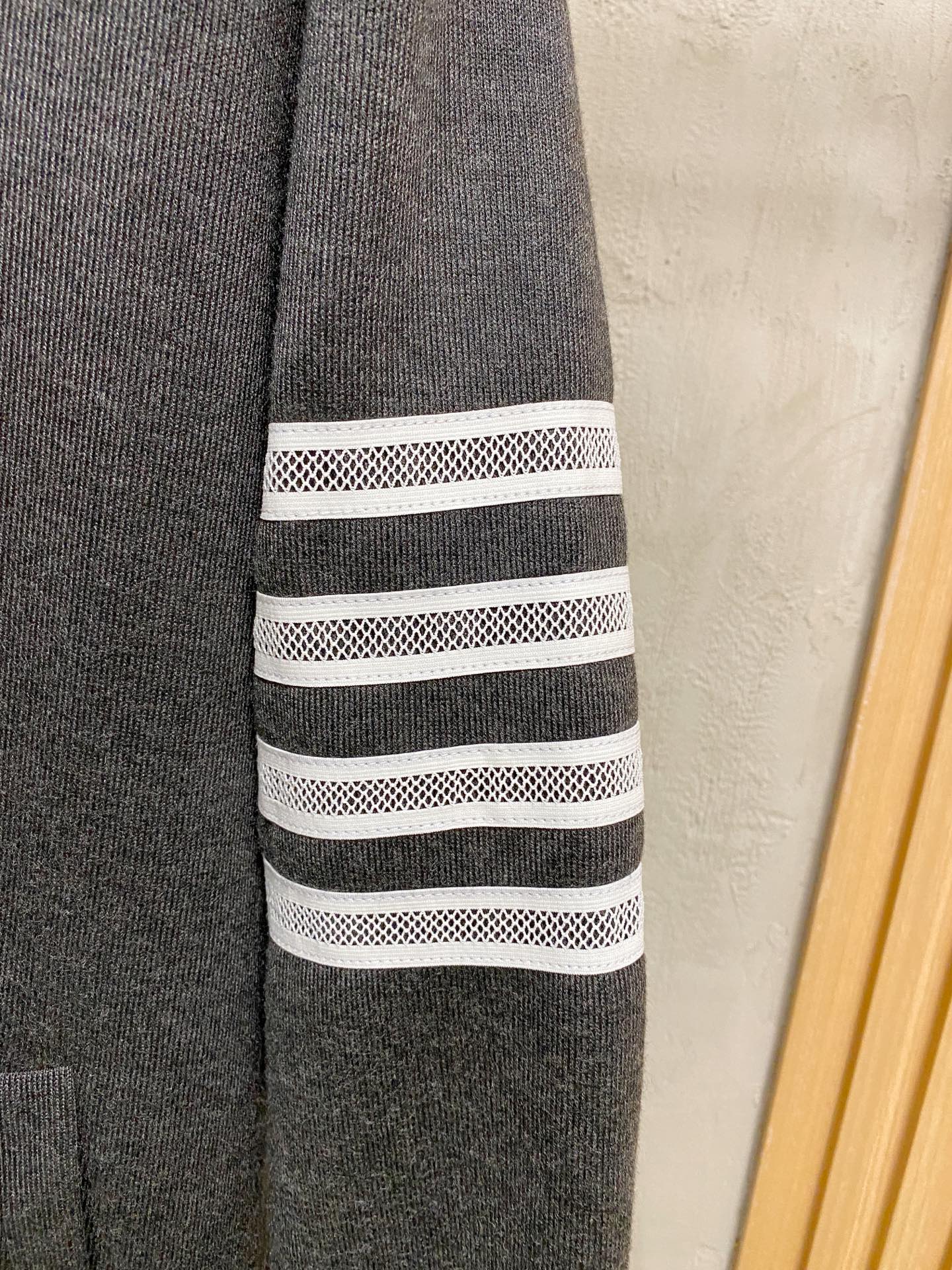 重磅推荐 男士套装 简约百搭款，不挑人穿，腰部松紧抽绳设计 出口订单标准，所有细节处理都非常到位；采用特