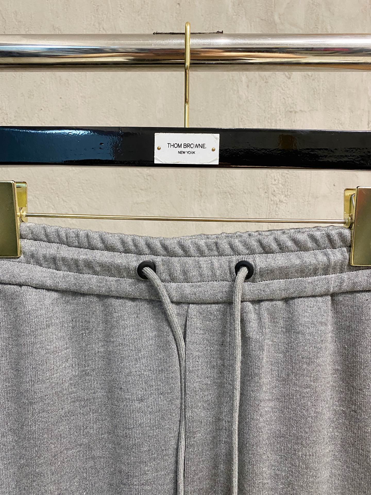 重磅推荐 男士套装 简约百搭款，不挑人穿，腰部松紧抽绳设计 出口订单标准，所有细节处理都非常到位；采用特