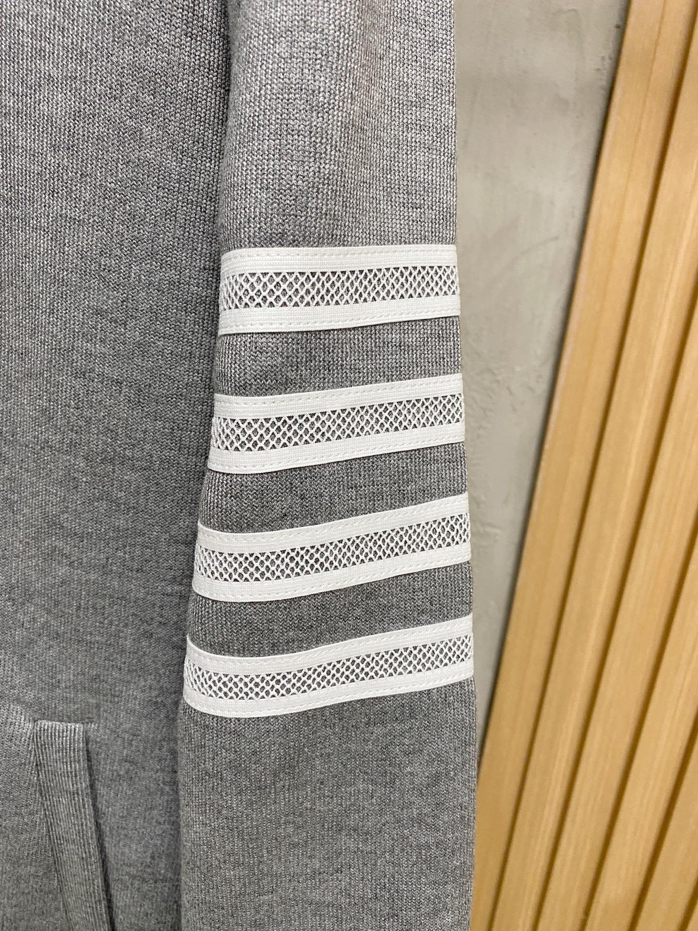 重磅推荐 男士套装 简约百搭款，不挑人穿，腰部松紧抽绳设计 出口订单标准，所有细节处理都非常到位；采用特