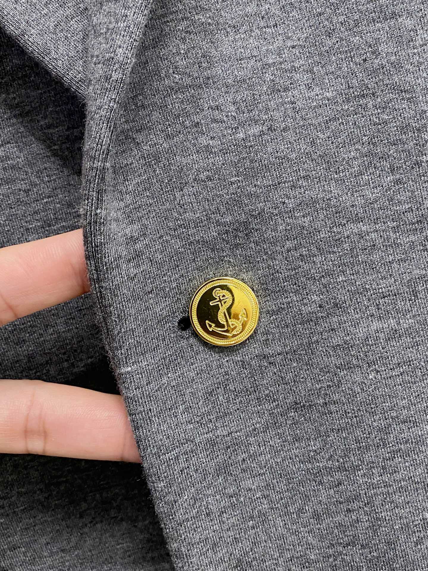 (新品)TB新款经典三粒扣时尚羊毛单西，男女同款经典色织四条杠标识休闲翻领西服外套！贸易公司渠道！TB口