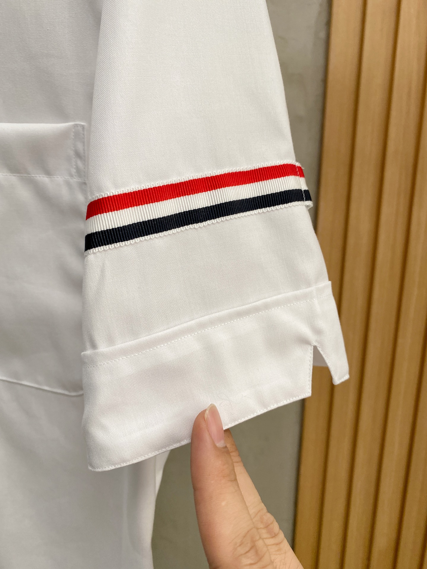 强势上新，新款不断！！！新款衬衫，高级面料高级做工，顶级品质！！！S一XXLS穿125左右m穿140左右