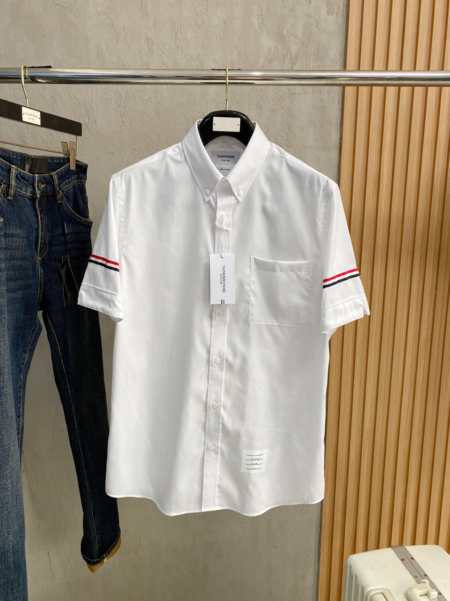 强势上新，新款不断！！！新款衬衫，高级面料高级做工，顶级品质！！！S一XXLS穿125左右m穿140左右