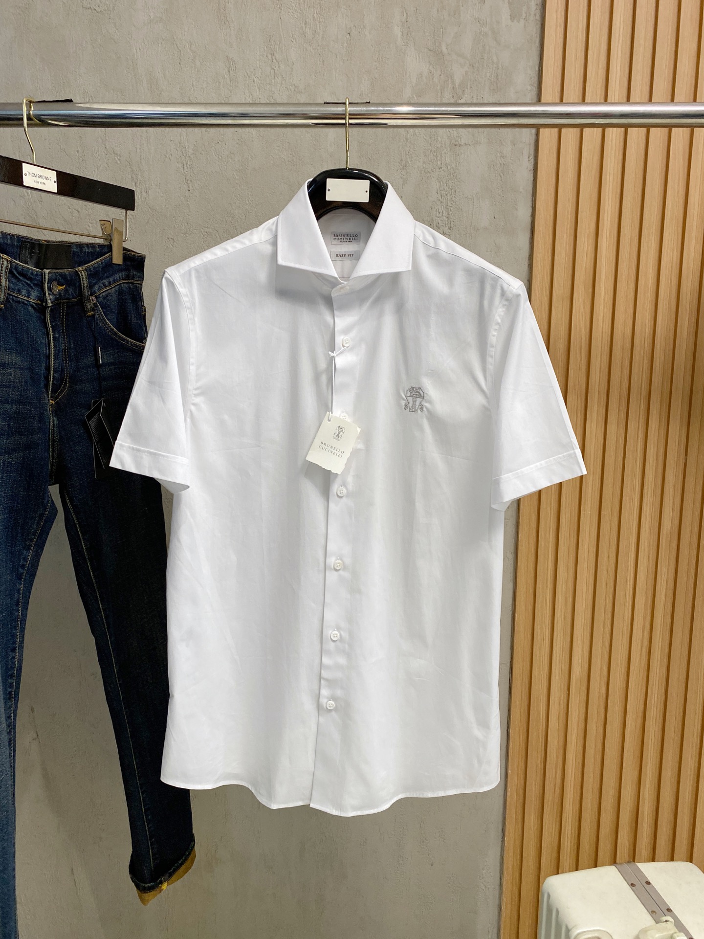 强势上新，新款不断！！！新款衬衫，高级面料高级做工，顶级品质！！！S一XXLS穿125左右m穿140左右