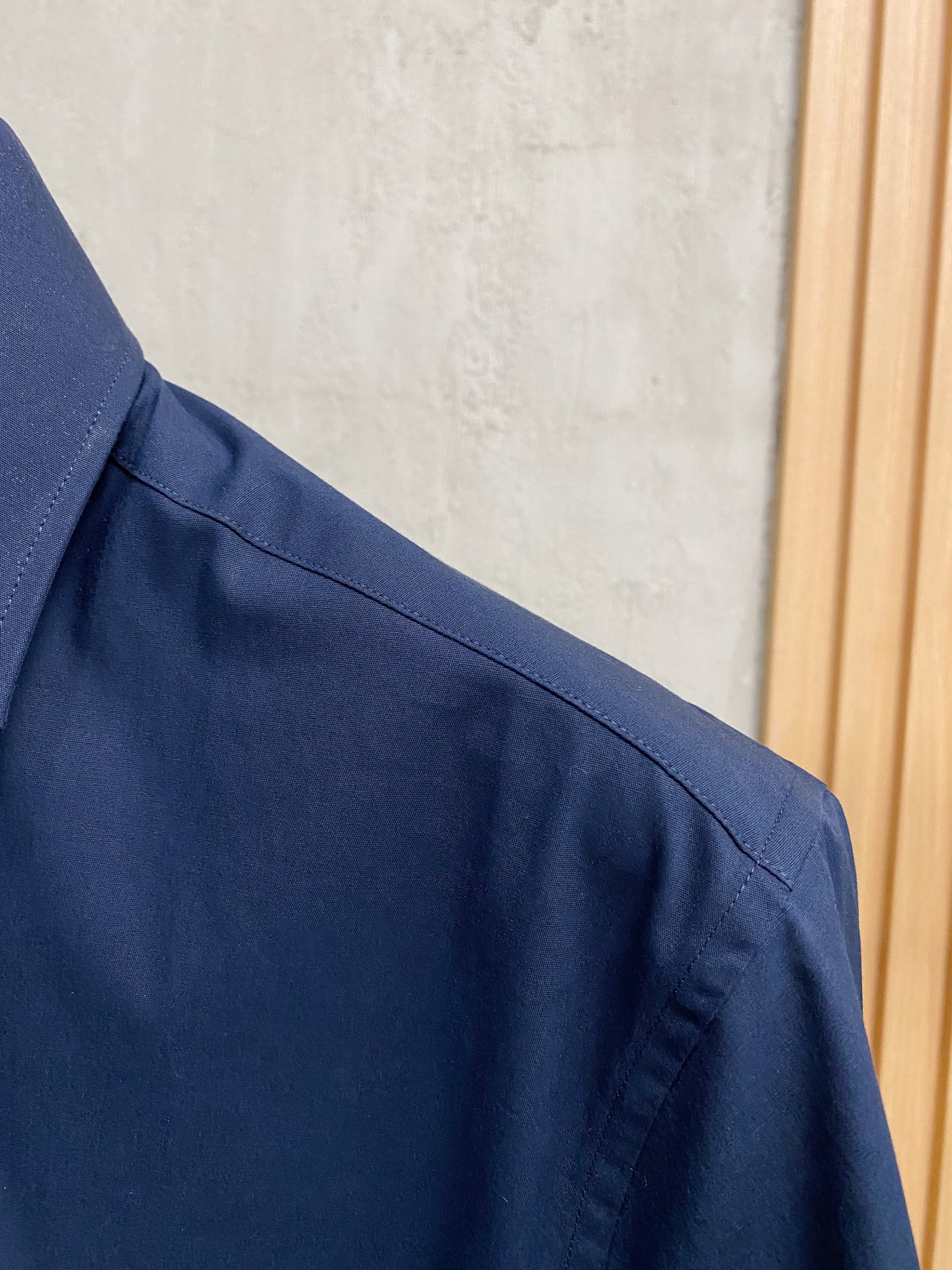 强势上新，新款不断！！！新款衬衫，高级面料高级做工，顶级品质！！！S一XXLS穿125左右m穿140左右