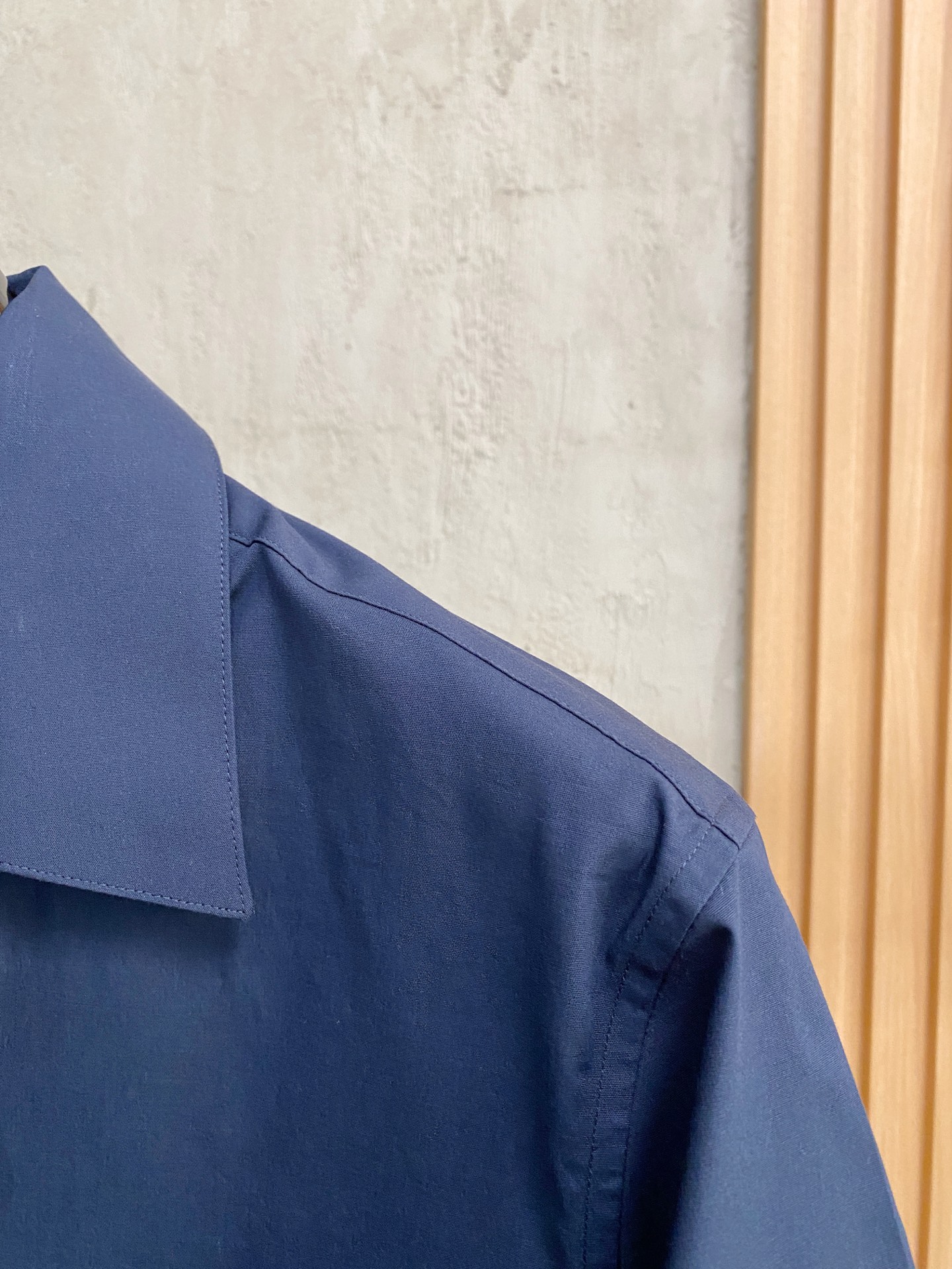 强势上新，新款不断！！！新款衬衫，高级面料高级做工，顶级品质！！！S一XXLS穿125左右m穿140左右