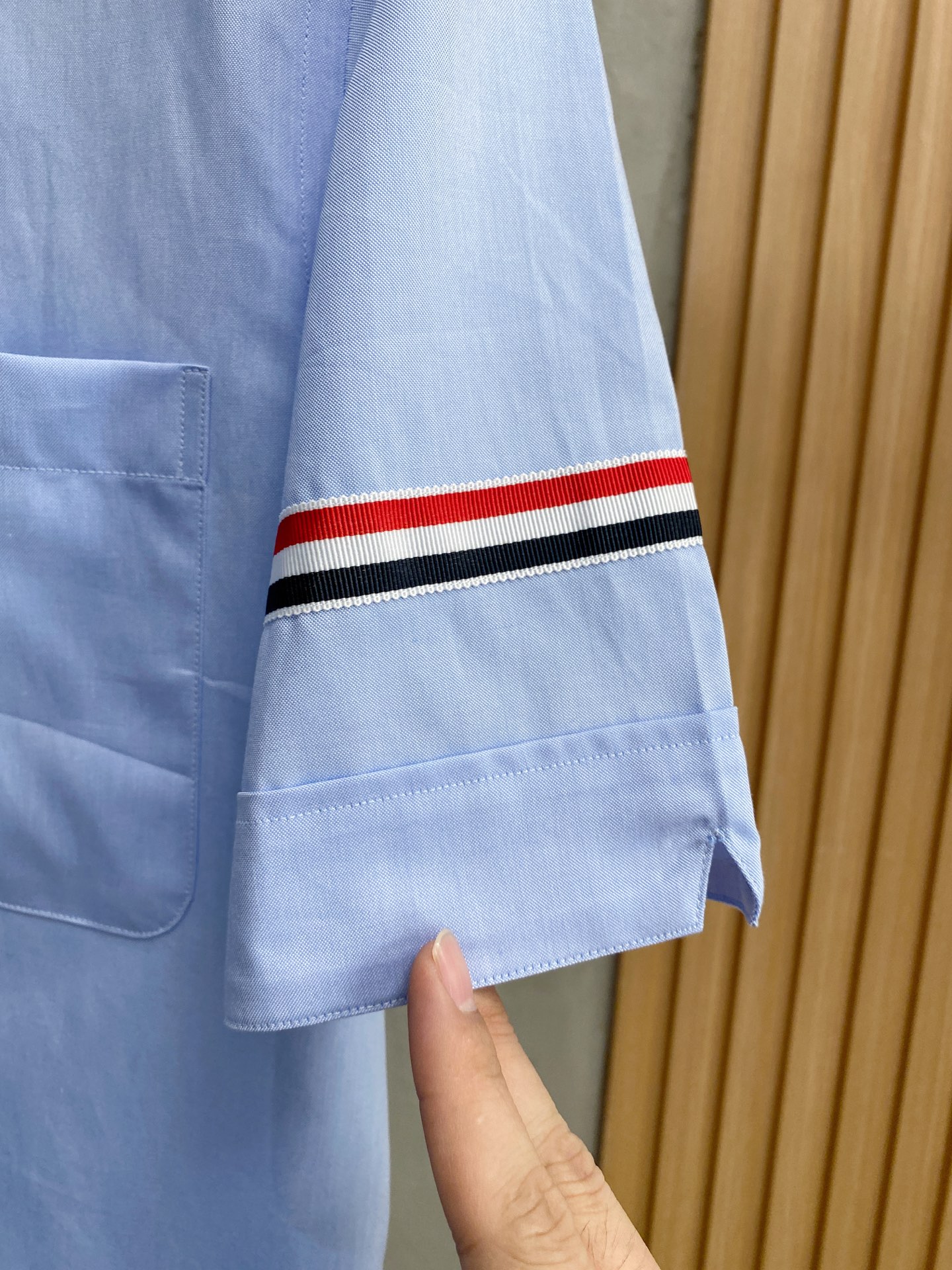 强势上新，新款不断！！！新款衬衫，高级面料高级做工，顶级品质！！！S一XXLS穿125左右m穿140左右