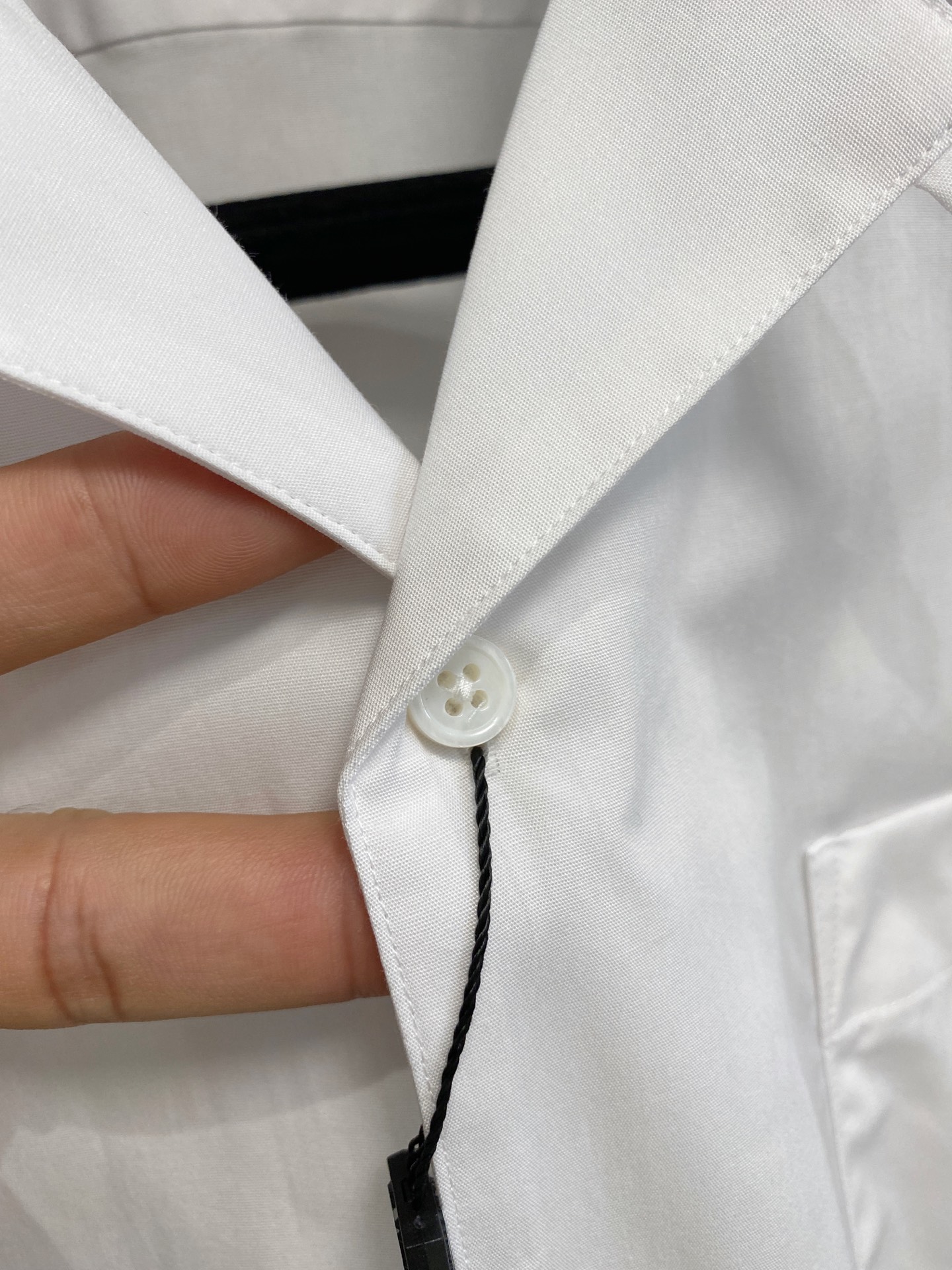 强势上新，新款不断！！！新款衬衫，高级面料高级做工，顶级品质！！！S一XXLS穿125左右m穿140左右