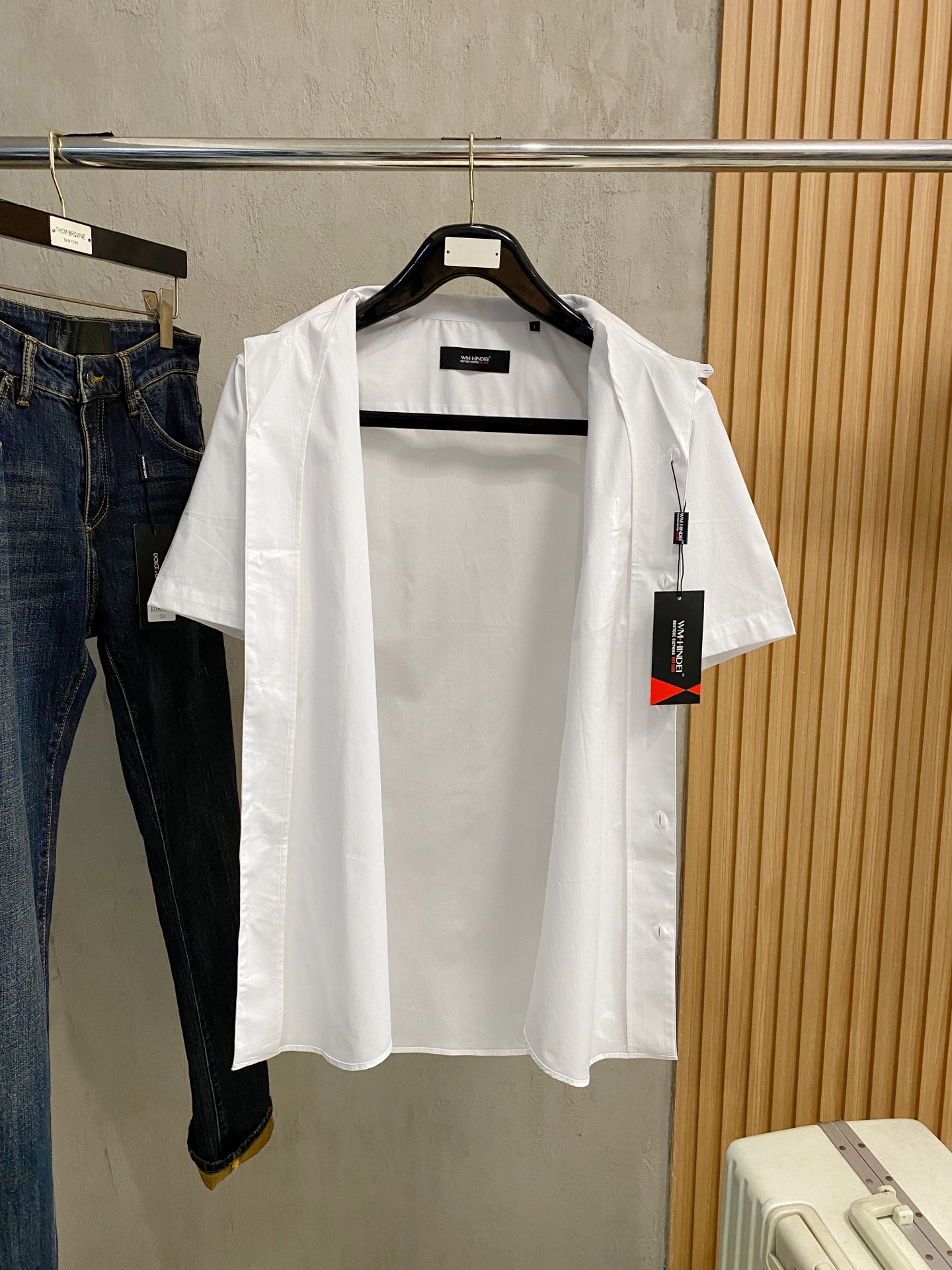 强势上新，新款不断！！！新款衬衫，高级面料高级做工，顶级品质！！！S一XXLS穿125左右m穿140左右