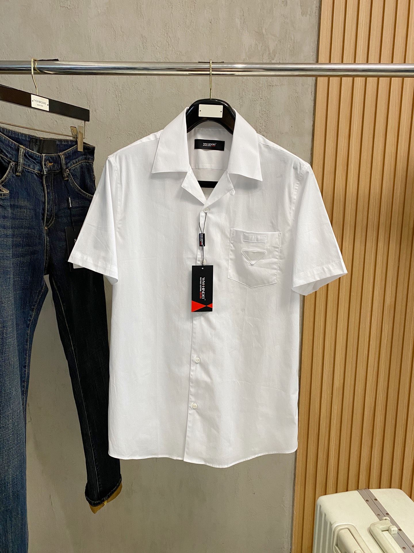 强势上新，新款不断！！！新款衬衫，高级面料高级做工，顶级品质！！！S一XXLS穿125左右m穿140左右