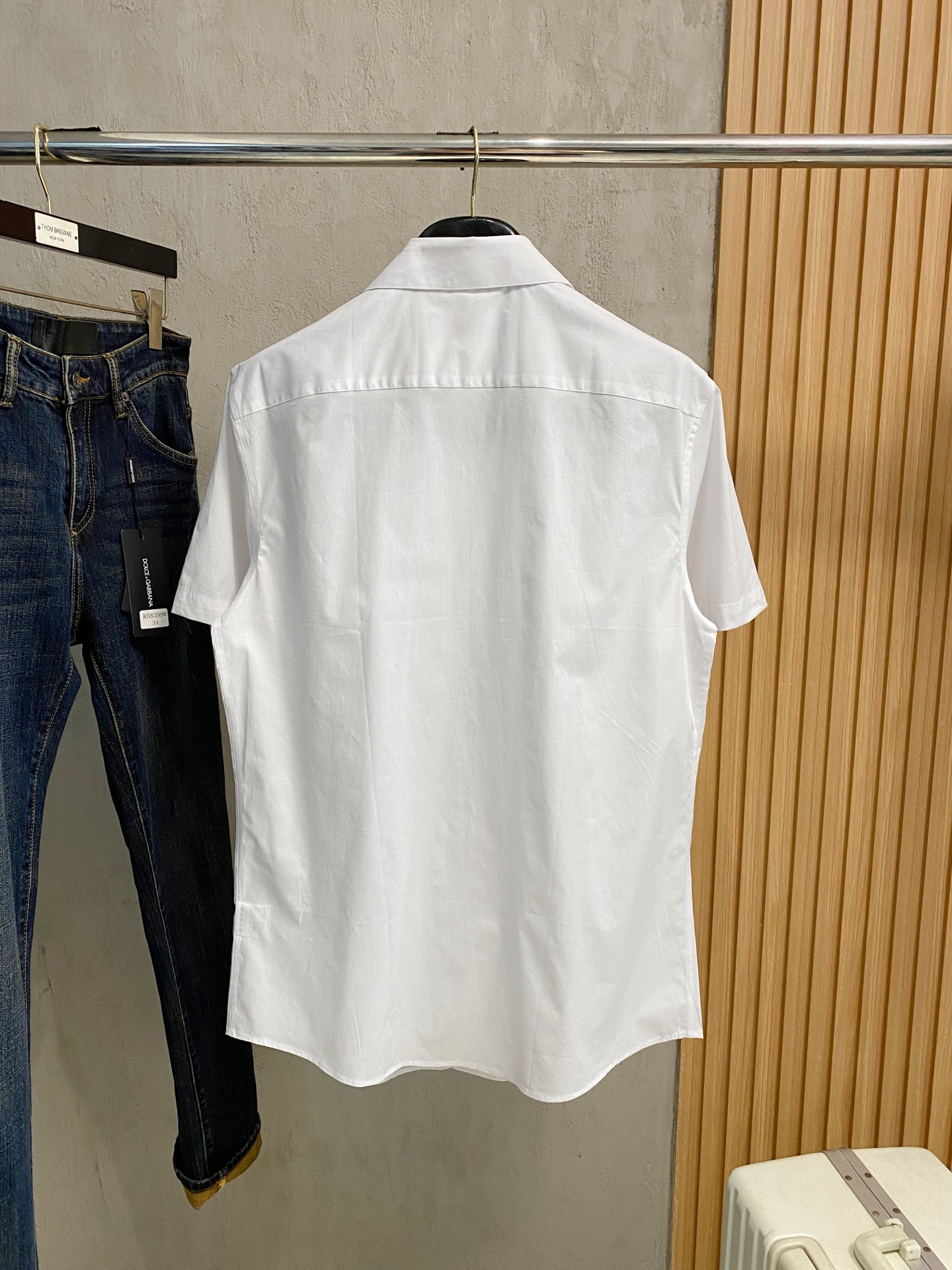 强势上新，新款不断！！！新款衬衫，高级面料高级做工，顶级品质！！！S一XXLS穿125左右m穿140左右