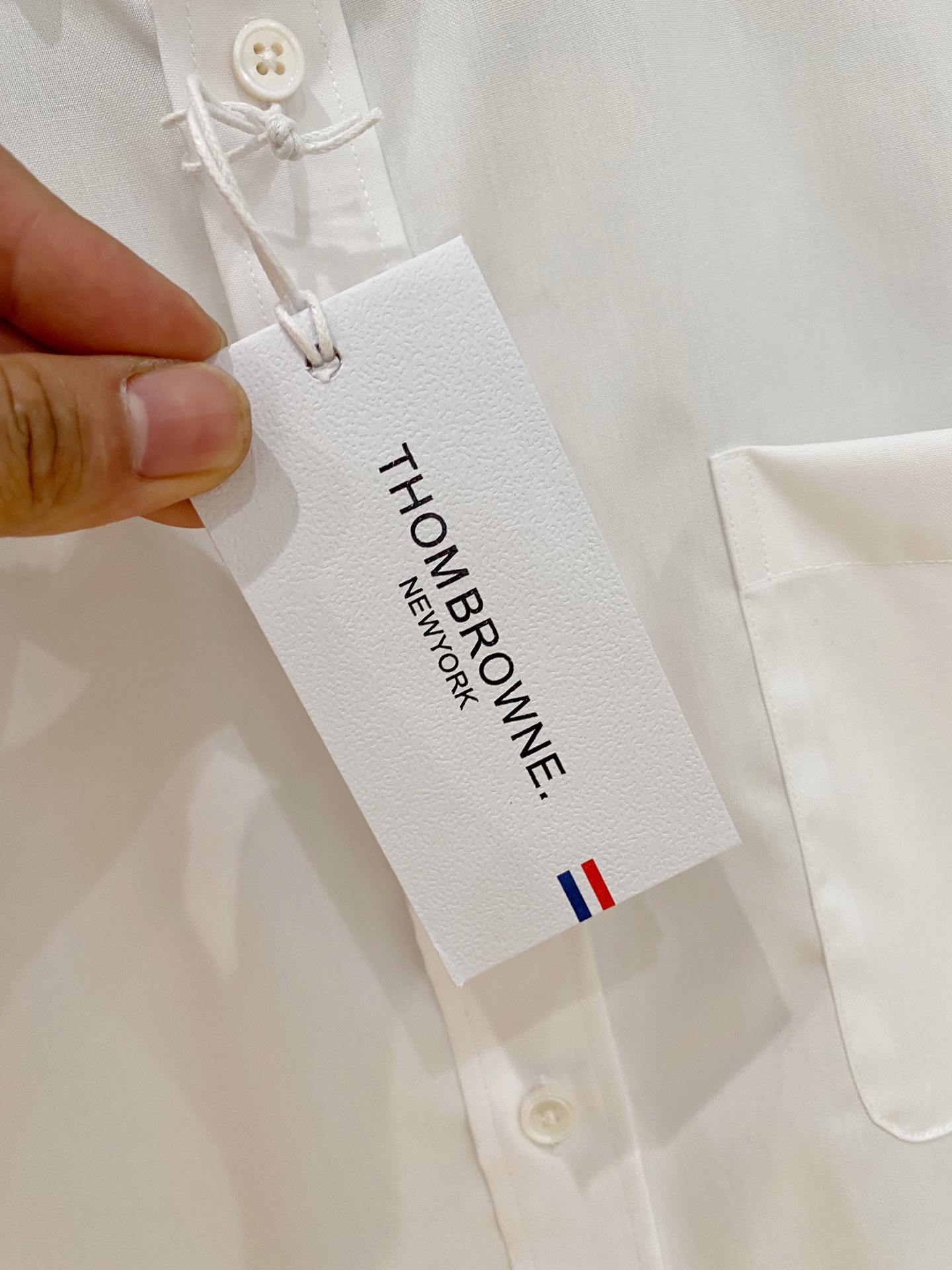 P，P轻盈雅致，短袖衬衫——25年春夏日里的温柔守候短袖衬衫，臻品定制系列的材质、精湛的工艺细节和卓越的