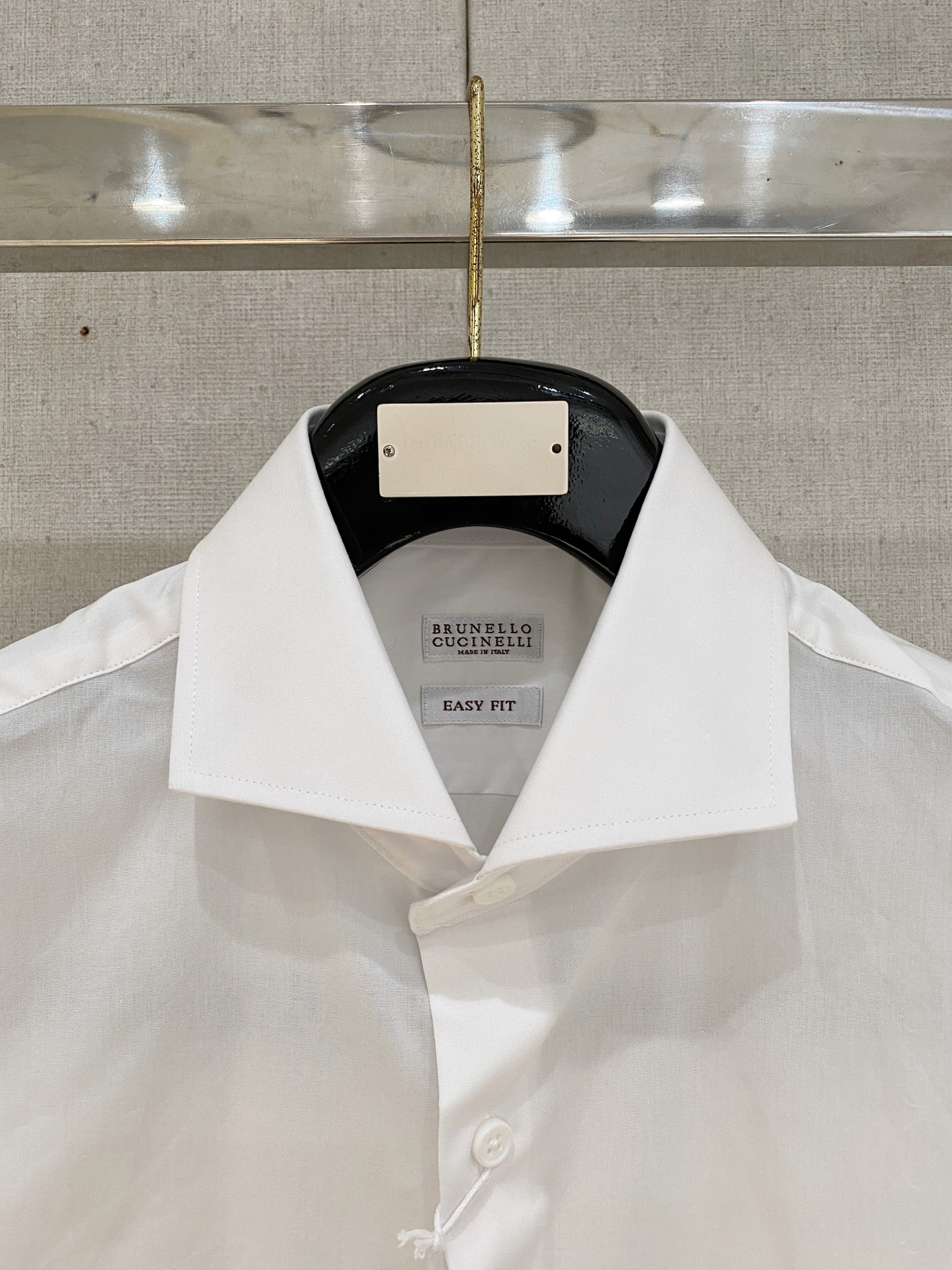 P，P轻盈雅致，短袖衬衫——25年春夏日里的温柔守候短袖衬衫，臻品定制系列的材质、精湛的工艺细节和卓越的