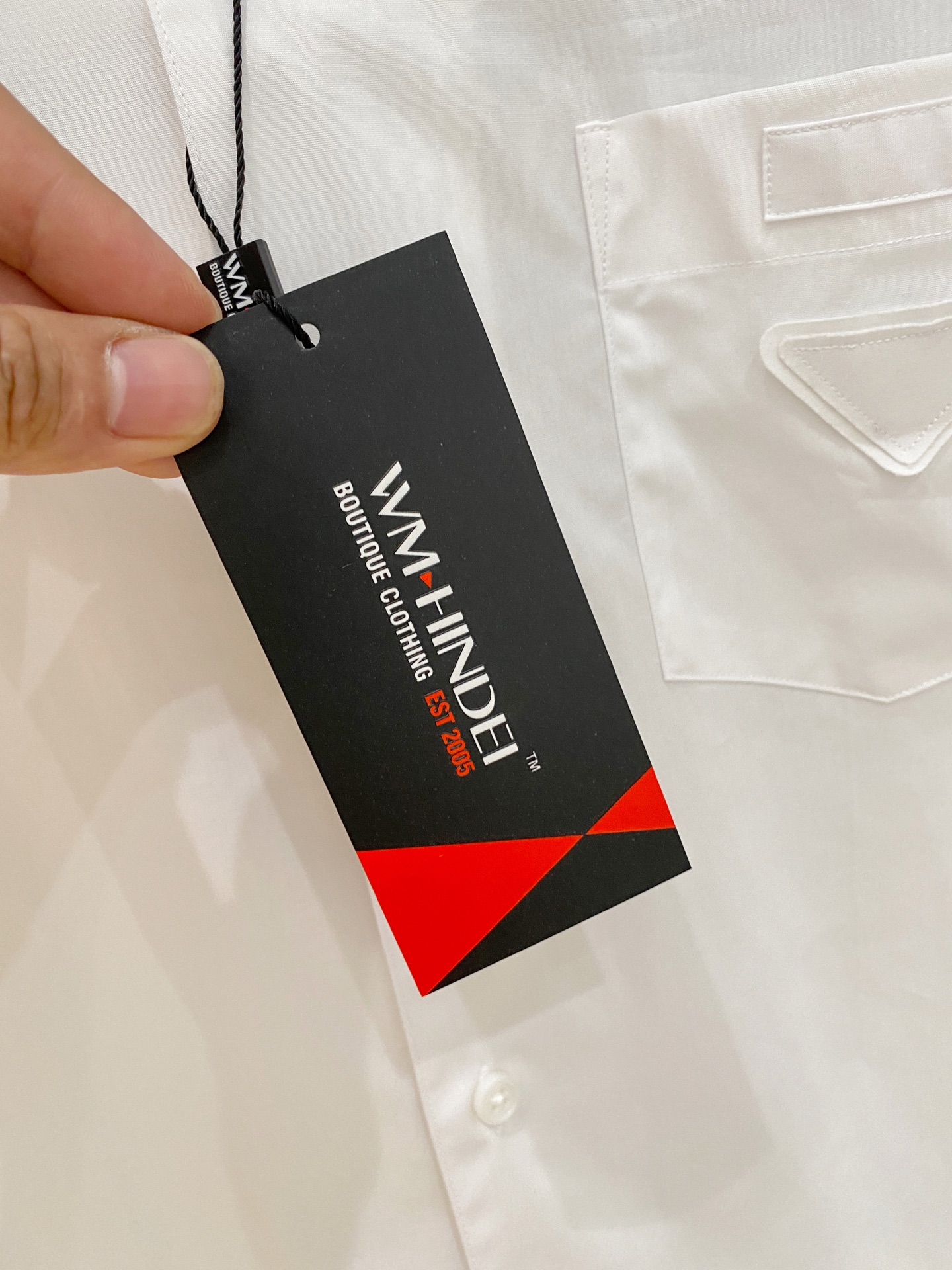 P，P轻盈雅致，短袖衬衫——25年春夏日里的温柔守候短袖衬衫，臻品定制系列的材质、精湛的工艺细节和卓越的