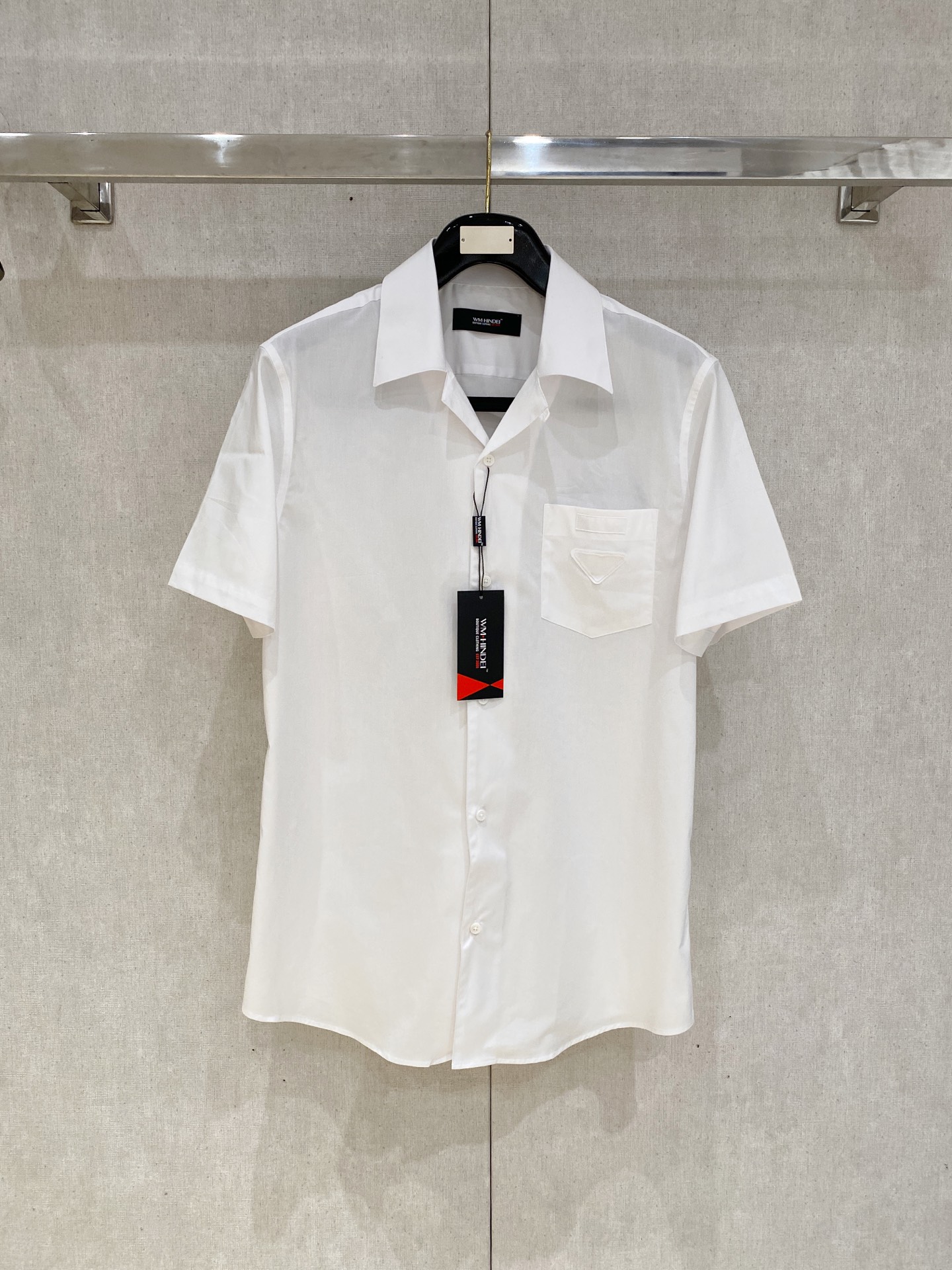 P，P轻盈雅致，短袖衬衫——25年春夏日里的温柔守候短袖衬衫，臻品定制系列的材质、精湛的工艺细节和卓越的