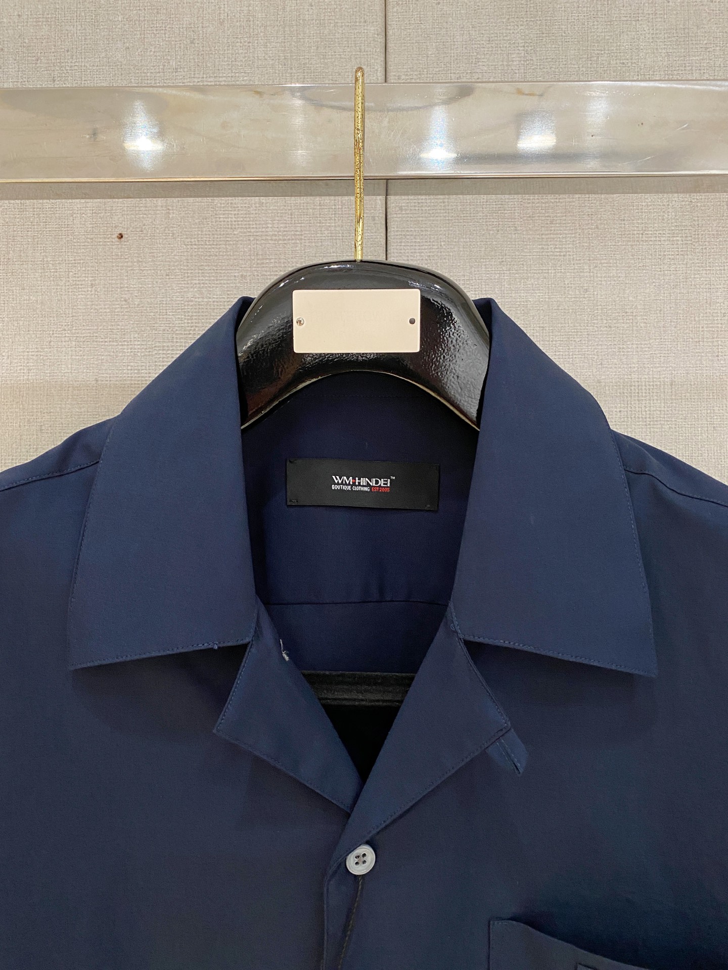 P，P轻盈雅致，短袖衬衫——25年春夏日里的温柔守候短袖衬衫，臻品定制系列的材质、精湛的工艺细节和卓越的