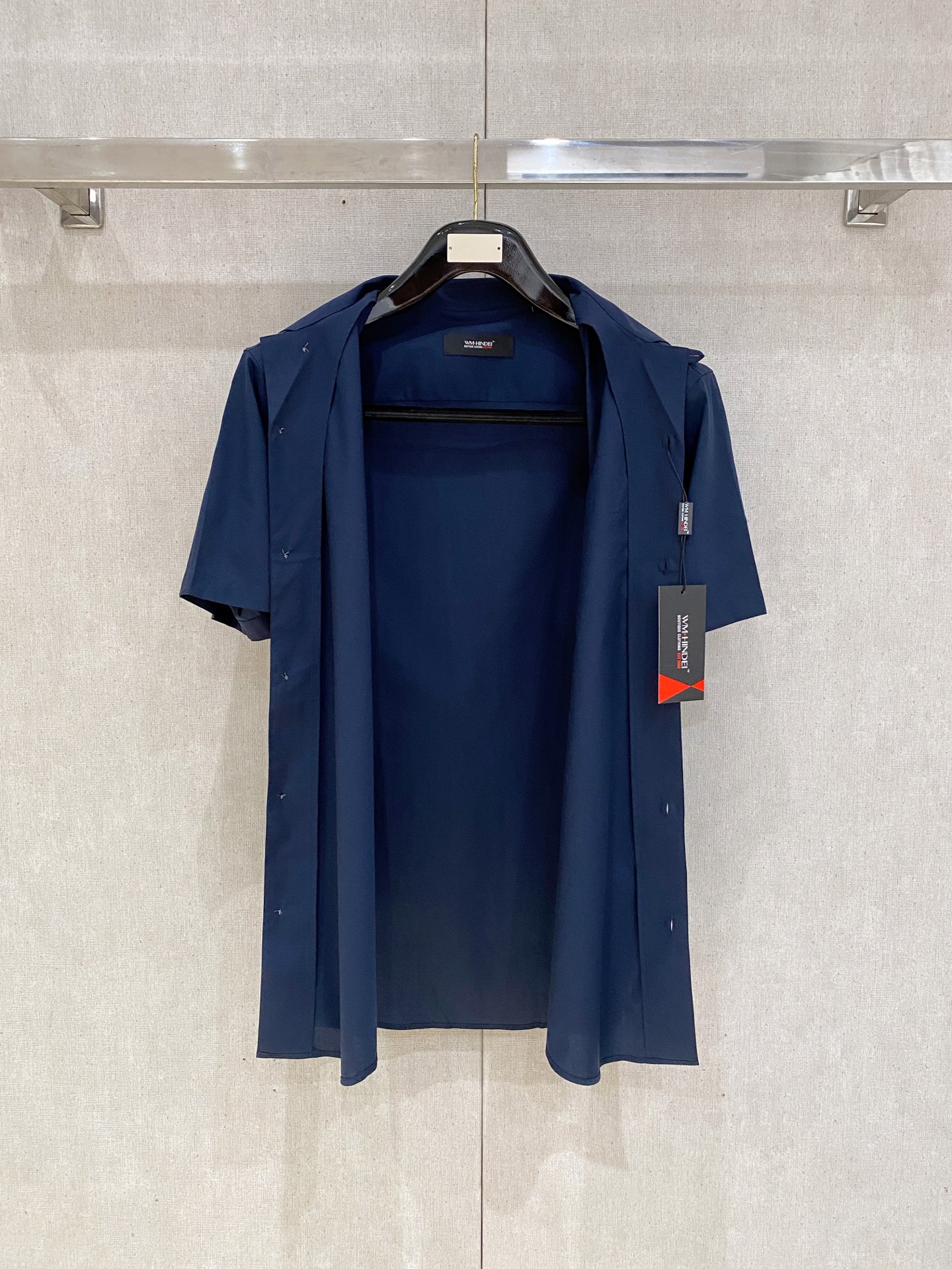 P，P轻盈雅致，短袖衬衫——25年春夏日里的温柔守候短袖衬衫，臻品定制系列的材质、精湛的工艺细节和卓越的