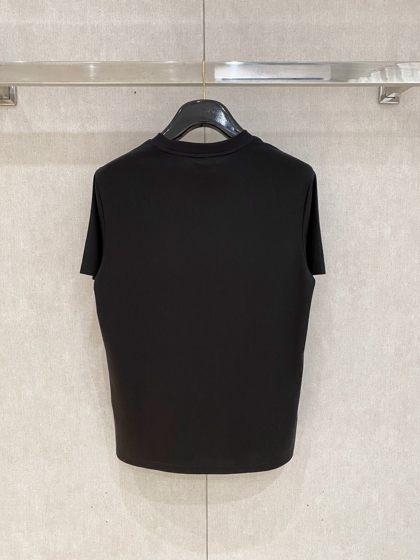  始祖鸟 2025春夏新款首发专柜最新款圆领短袖 高端订制 设计前卫时尚！品牌logo重工艺设计 高端定