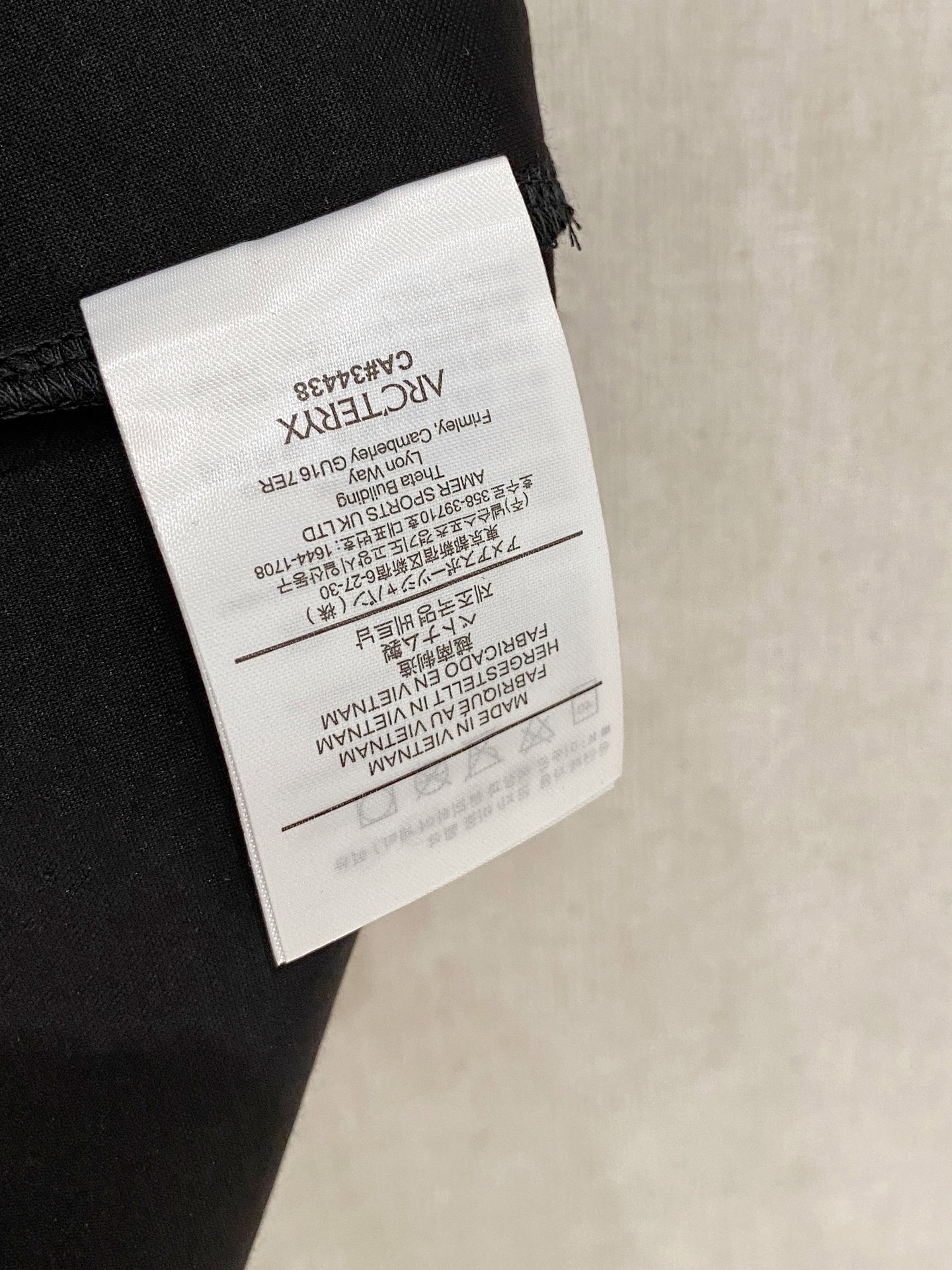  始祖鸟 2025春夏新款首发专柜最新款圆领短袖 高端订制 设计前卫时尚！品牌logo重工艺设计 高端定