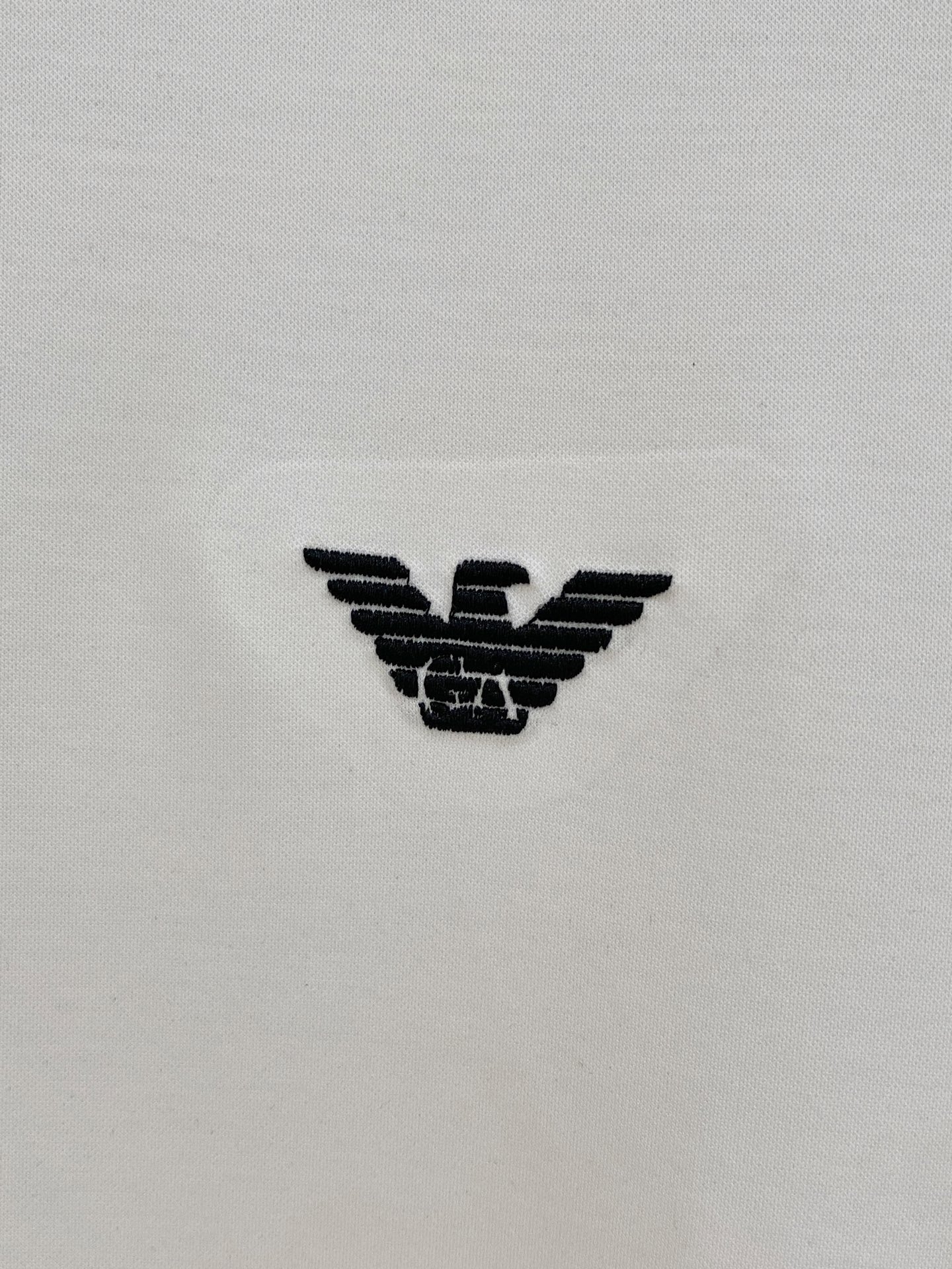  2025春夏新款首发专柜最新款圆领短袖 高端订制 设计前卫时尚！品牌logo重工艺设计 高端定制100