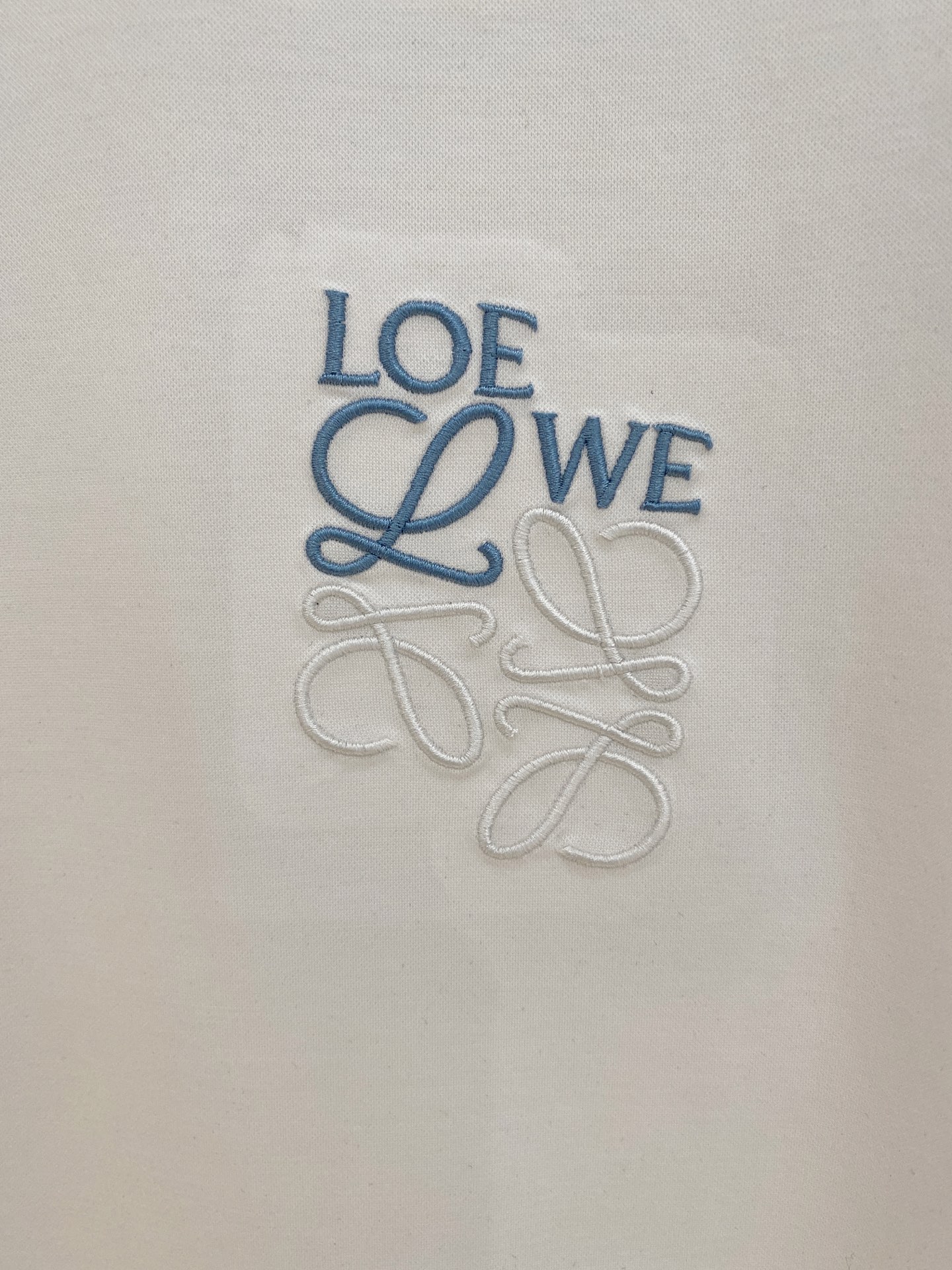 罗意威 2025春夏新款首发专柜最新款圆领短袖 高端订制 设计前卫时尚！品牌logo重工艺设计 高端定制