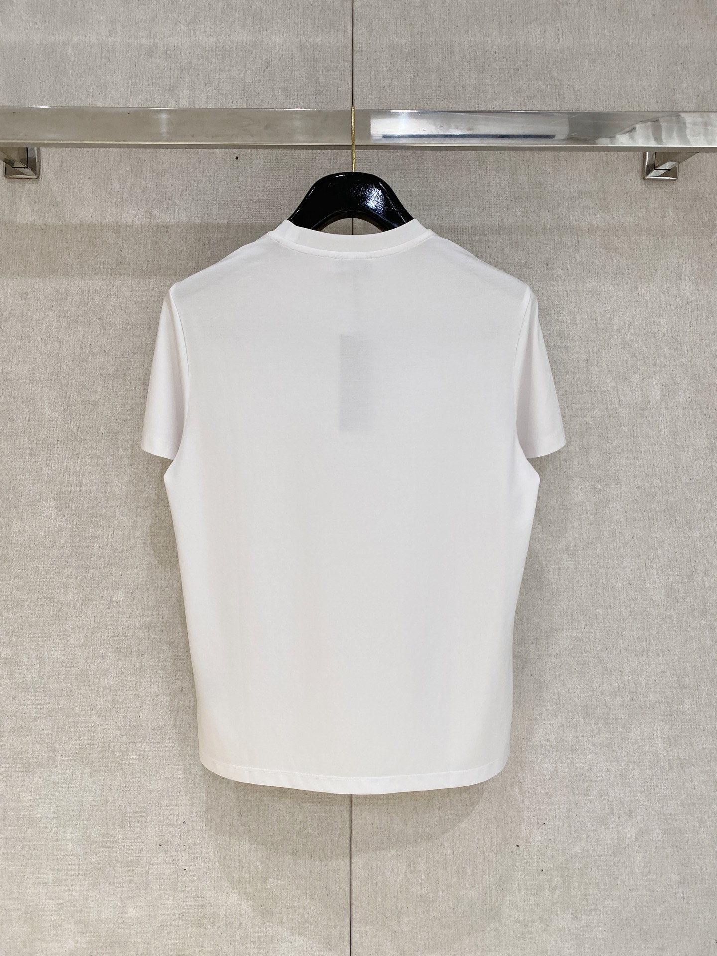 罗意威 2025春夏新款首发专柜最新款圆领短袖 高端订制 设计前卫时尚！品牌logo重工艺设计 高端定制