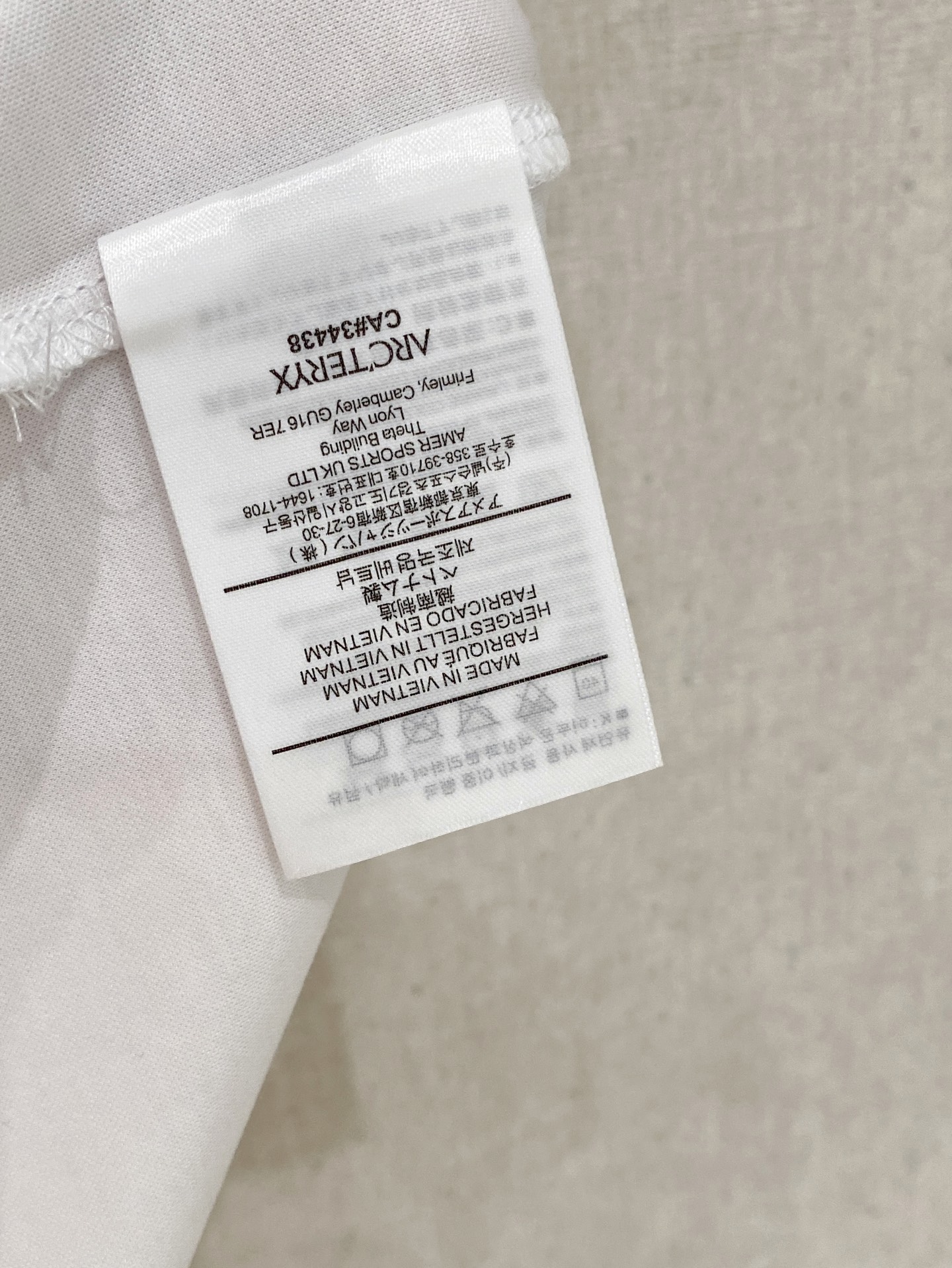  始祖鸟 2025春夏新款首发专柜最新款圆领短袖 高端订制 设计前卫时尚！品牌logo重工艺设计 高端定