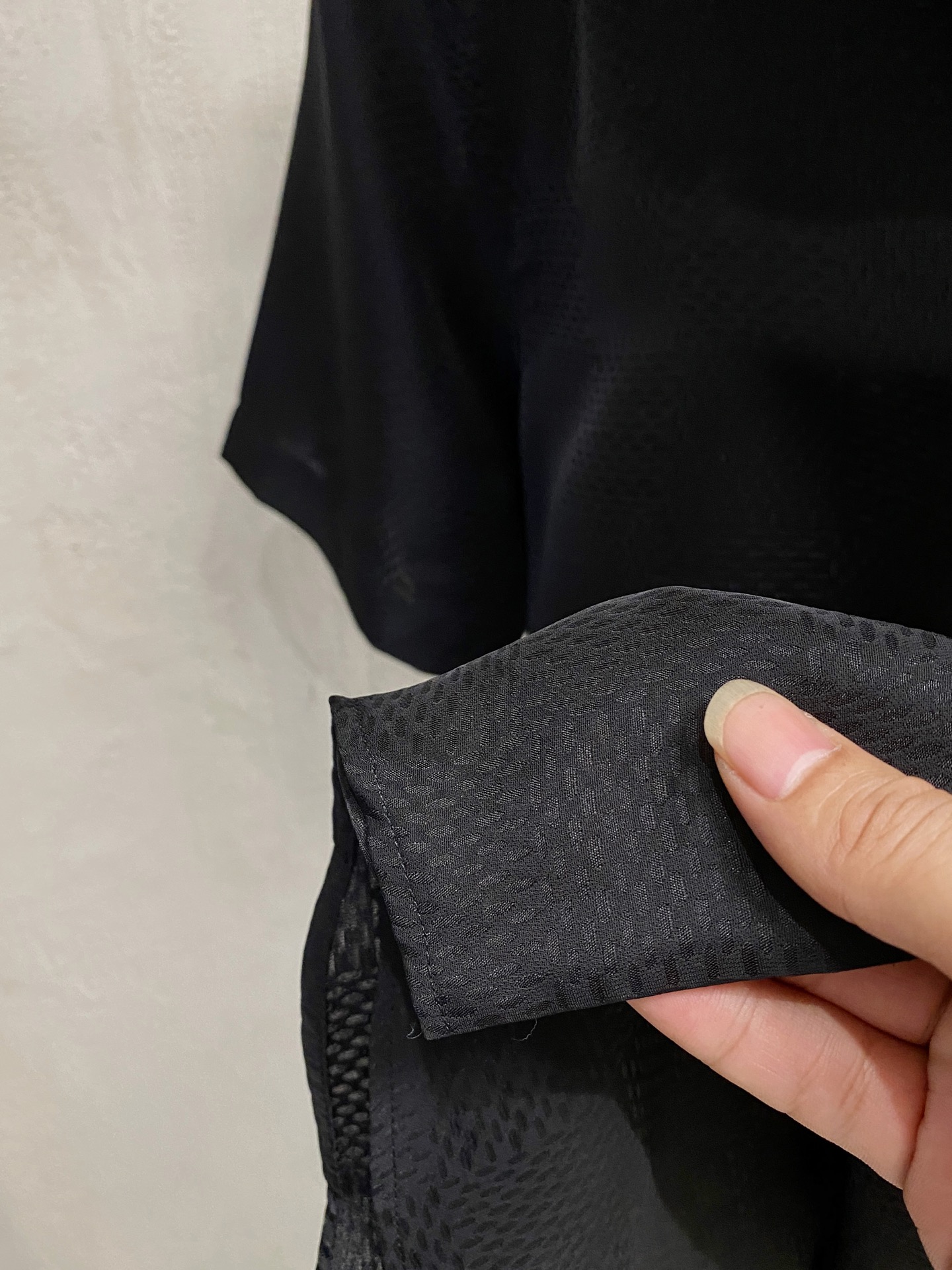 P，P轻盈雅致，短袖衬衫——25年春夏日里的温柔守候短袖衬衫，臻品定制系列的材质、精湛的工艺细节和卓越的