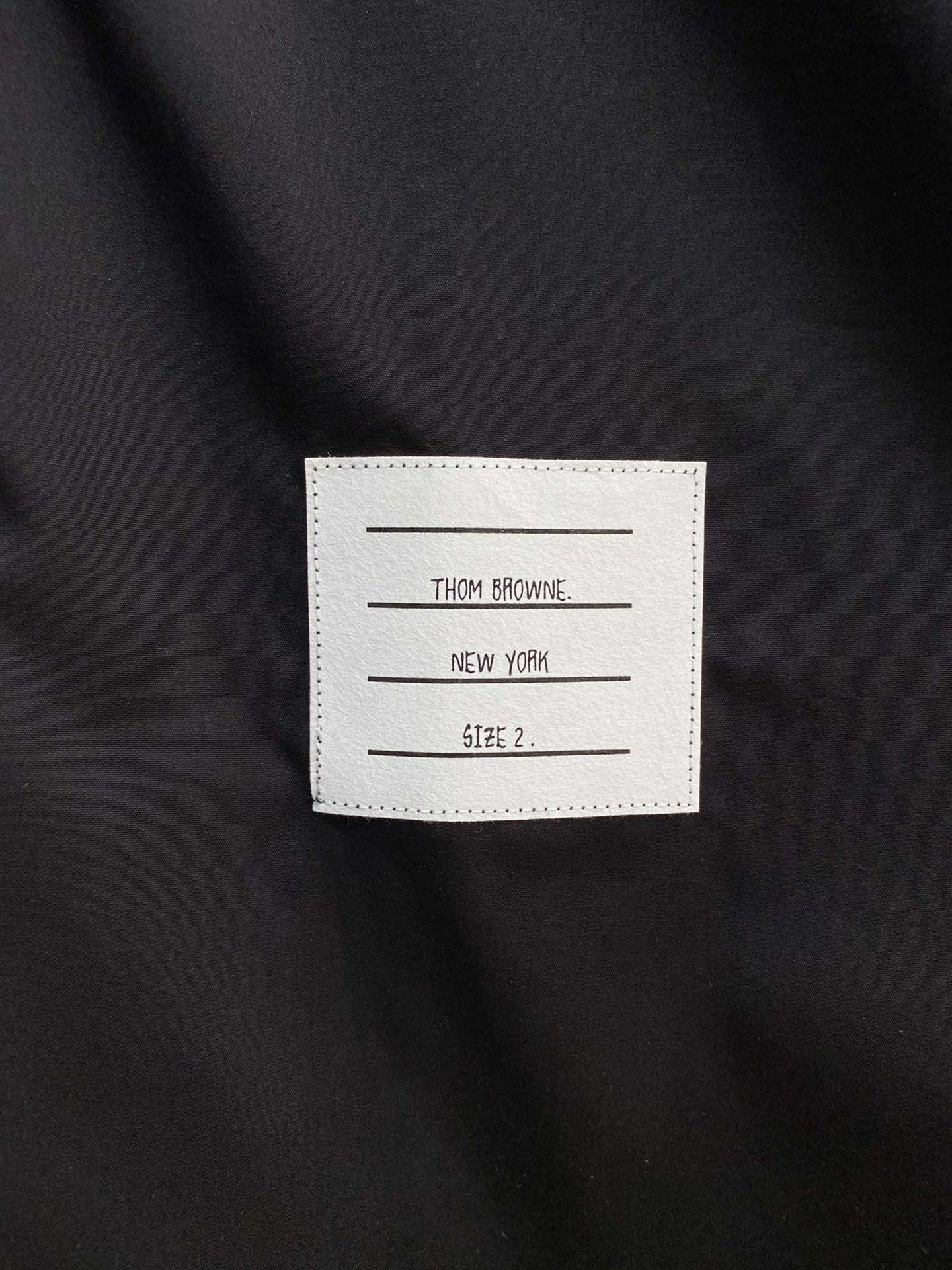 P，P轻盈雅致，短袖衬衫——25年春夏日里的温柔守候短袖衬衫，臻品定制系列的材质、精湛的工艺细节和卓越的