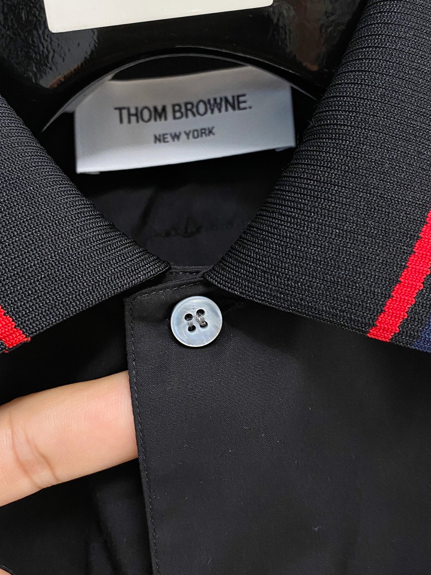 P，P轻盈雅致，短袖衬衫——25年春夏日里的温柔守候短袖衬衫，臻品定制系列的材质、精湛的工艺细节和卓越的