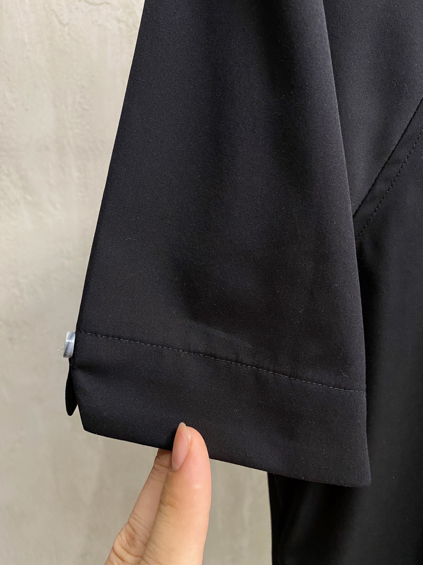 P，P轻盈雅致，短袖衬衫——25年春夏日里的温柔守候短袖衬衫，臻品定制系列的材质、精湛的工艺细节和卓越的