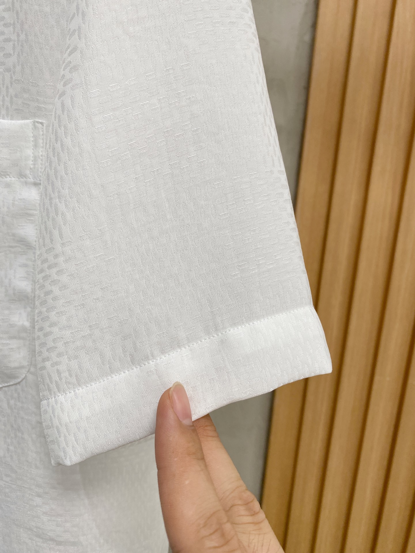 强势上新，新款不断！！！新款衬衫，高级面料高级做工，顶级品质！！！S一XXLS穿125左右m穿140左右