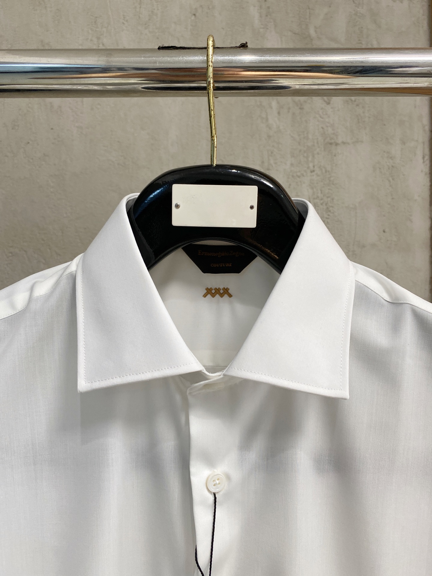 P，P轻盈雅致，短袖衬衫——25年春夏日里的温柔守候短袖衬衫，臻品定制系列的材质、精湛的工艺细节和卓越的