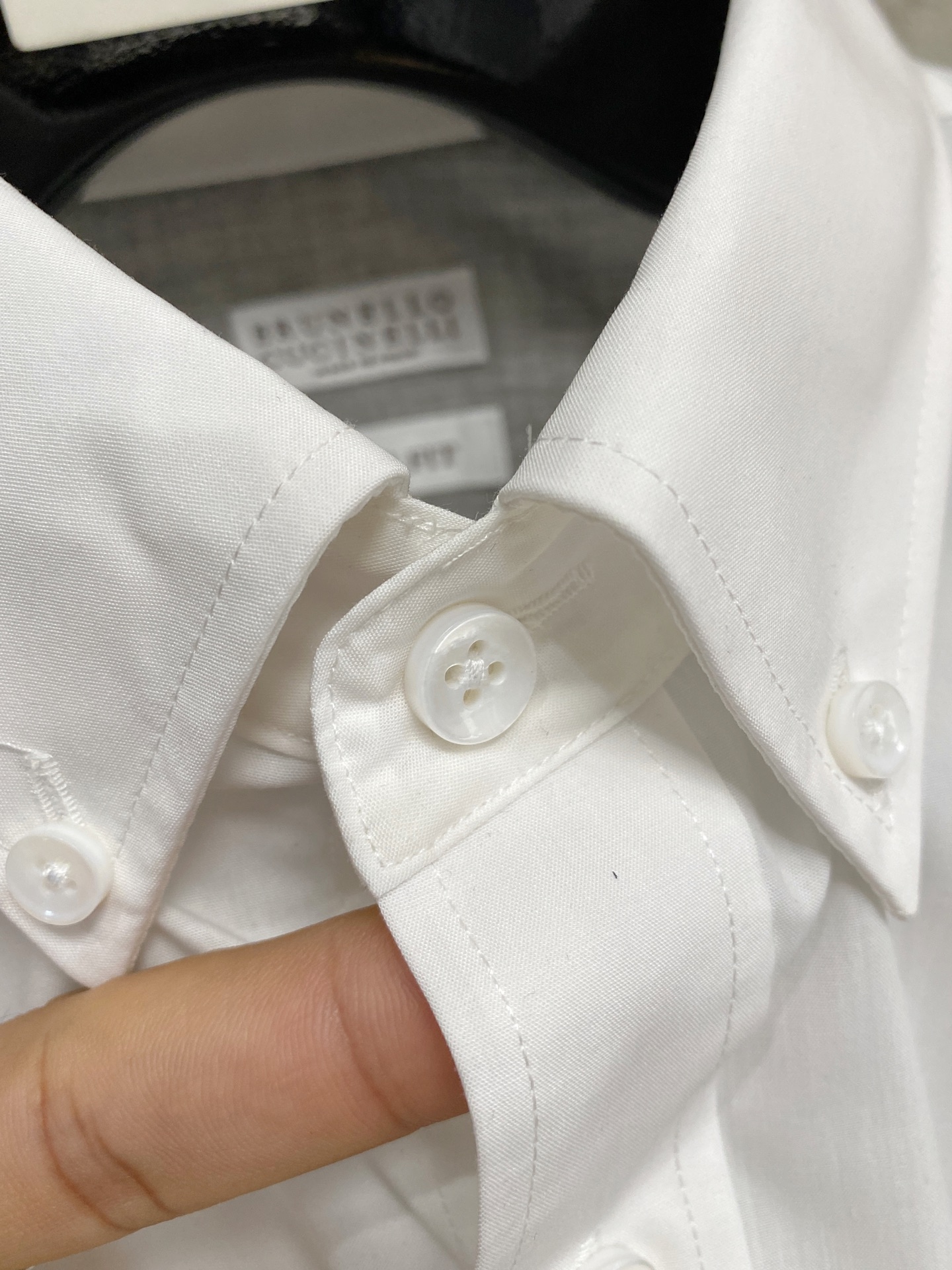 P，P轻盈雅致，短袖衬衫——25年春夏日里的温柔守候短袖衬衫，臻品定制系列的材质、精湛的工艺细节和卓越的