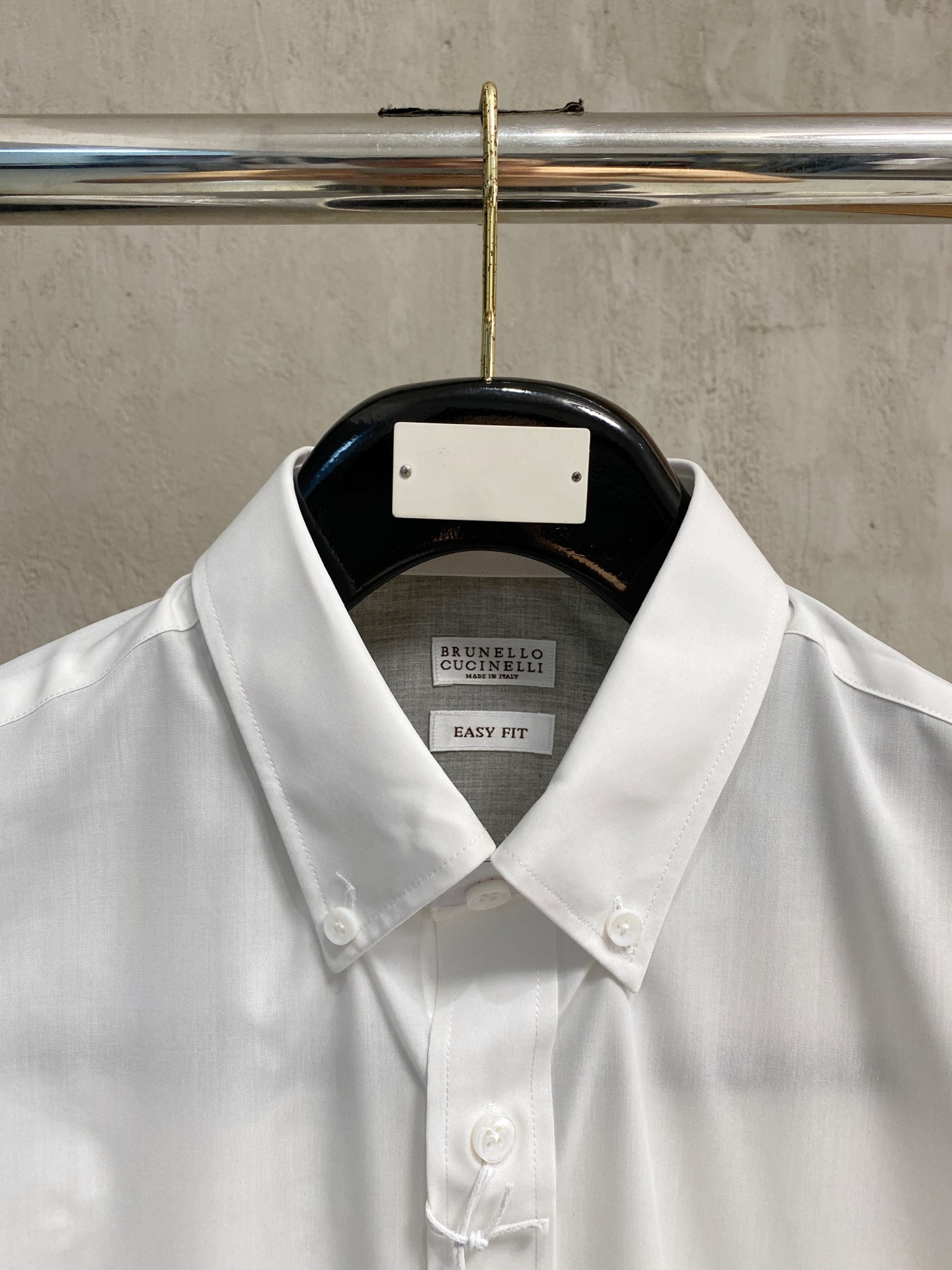 P，P轻盈雅致，短袖衬衫——25年春夏日里的温柔守候短袖衬衫，臻品定制系列的材质、精湛的工艺细节和卓越的