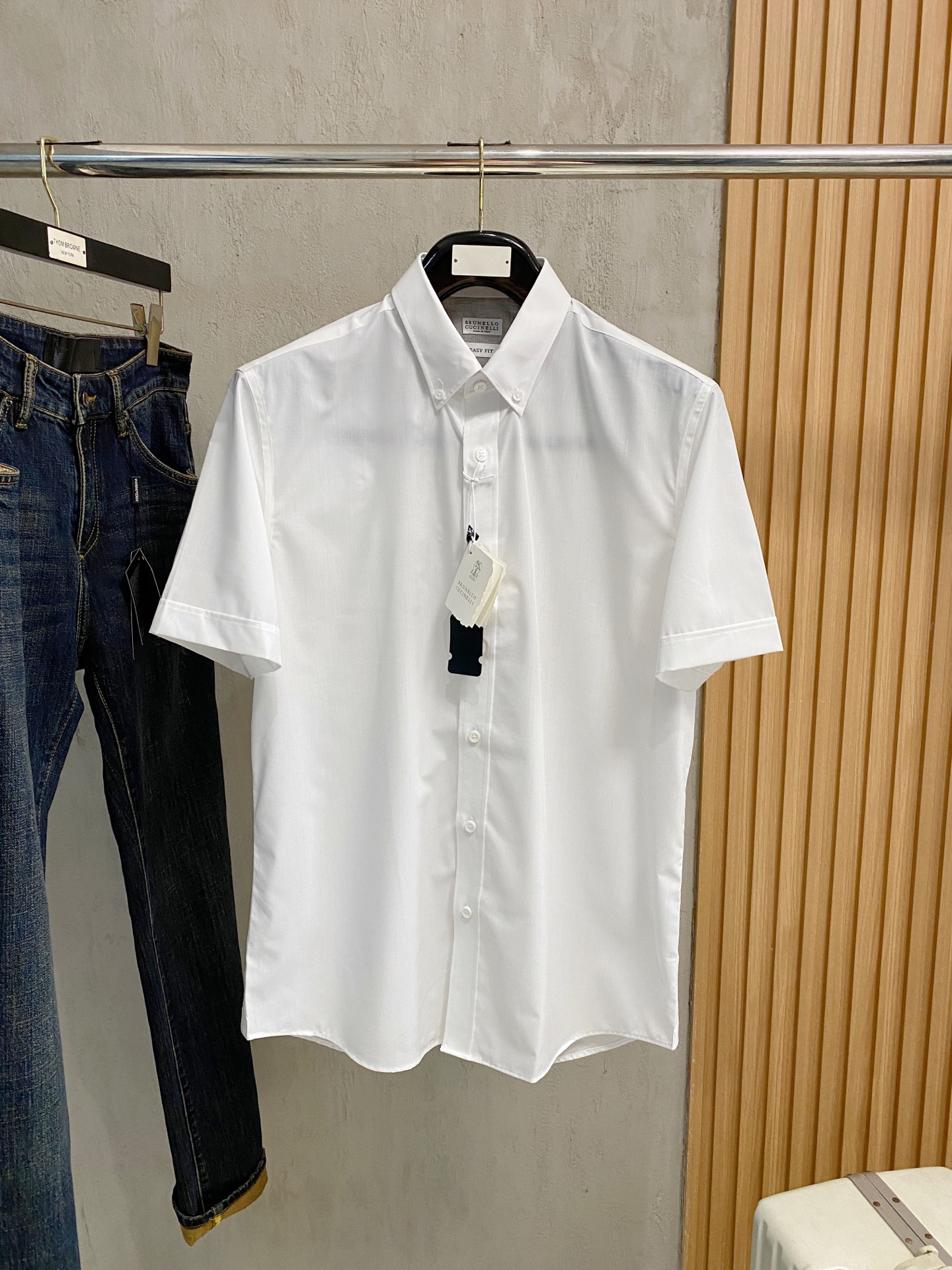 P，P轻盈雅致，短袖衬衫——25年春夏日里的温柔守候短袖衬衫，臻品定制系列的材质、精湛的工艺细节和卓越的