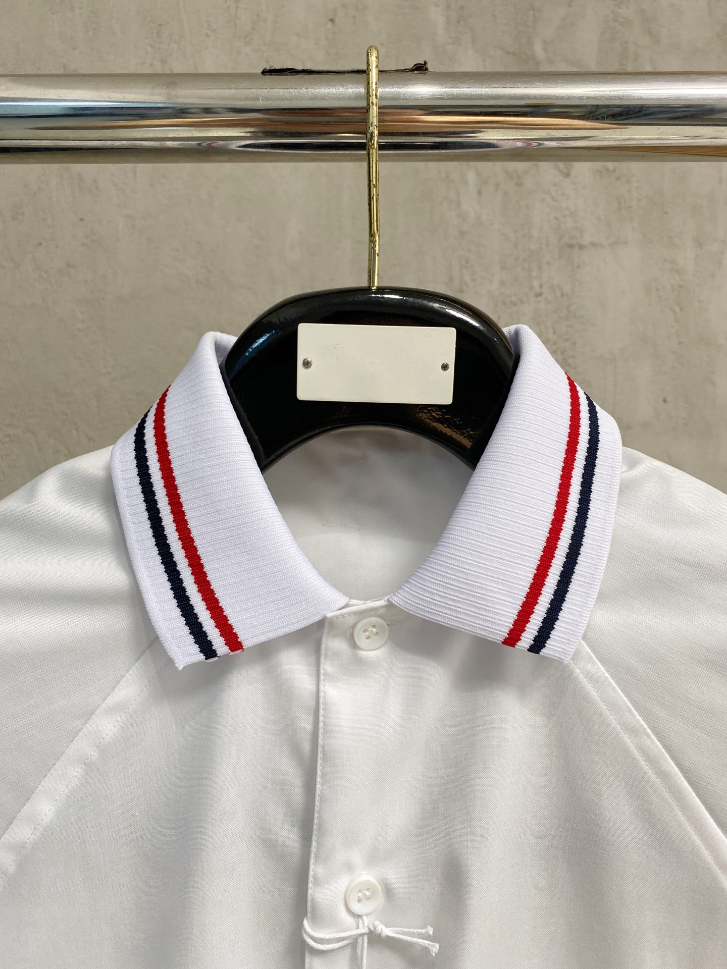 P，P轻盈雅致，短袖衬衫——25年春夏日里的温柔守候短袖衬衫，臻品定制系列的材质、精湛的工艺细节和卓越的