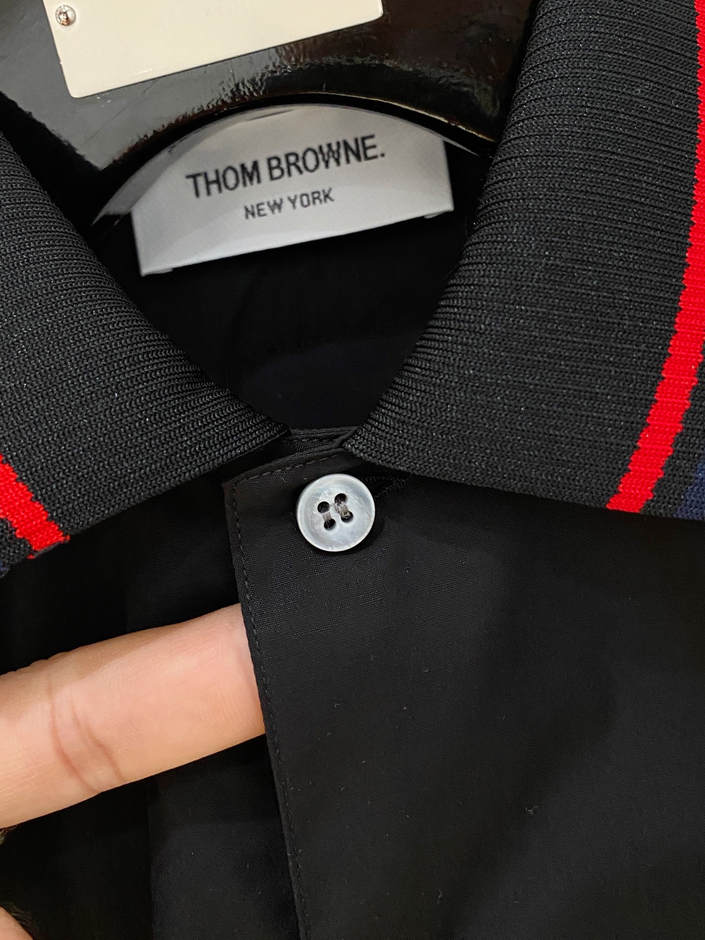 P，P轻盈雅致，短袖衬衫——25年春夏日里的温柔守候短袖衬衫，臻品定制系列的材质、精湛的工艺细节和卓越的