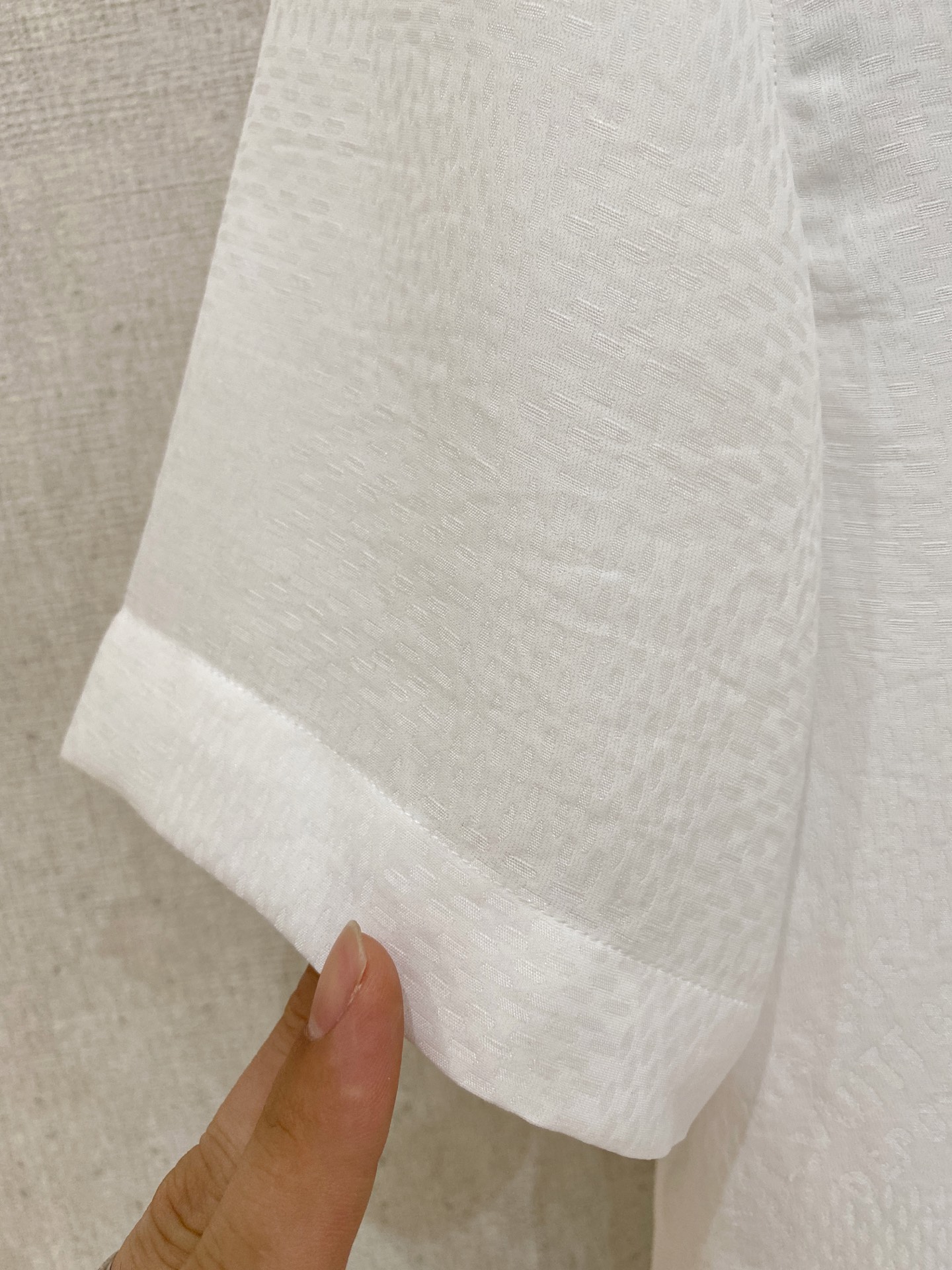 P，P轻盈雅致，短袖衬衫——25年春夏日里的温柔守候短袖衬衫，臻品定制系列的材质、精湛的工艺细节和卓越的