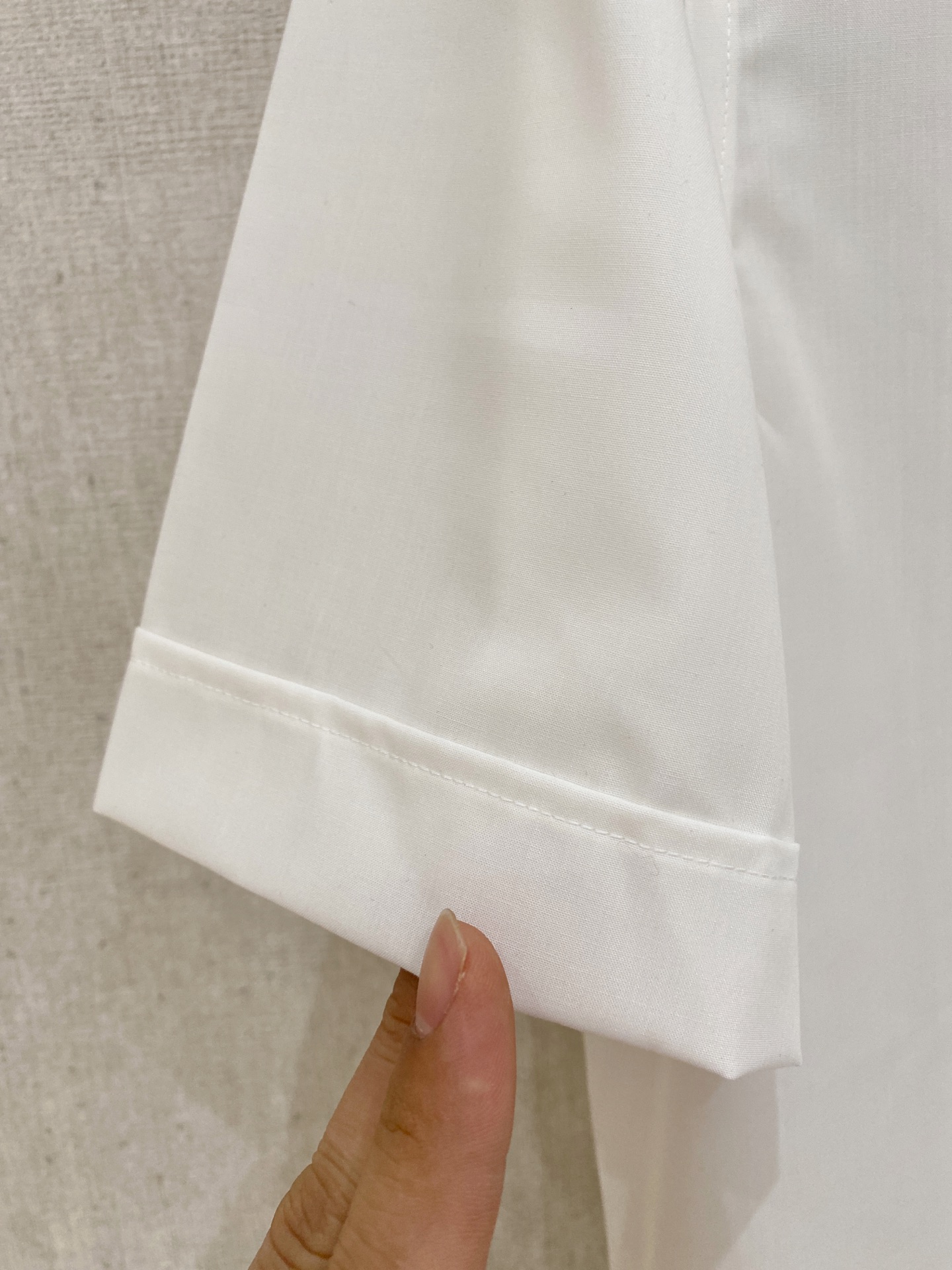 P，P轻盈雅致，短袖衬衫——25年春夏日里的温柔守候短袖衬衫，臻品定制系列的材质、精湛的工艺细节和卓越的