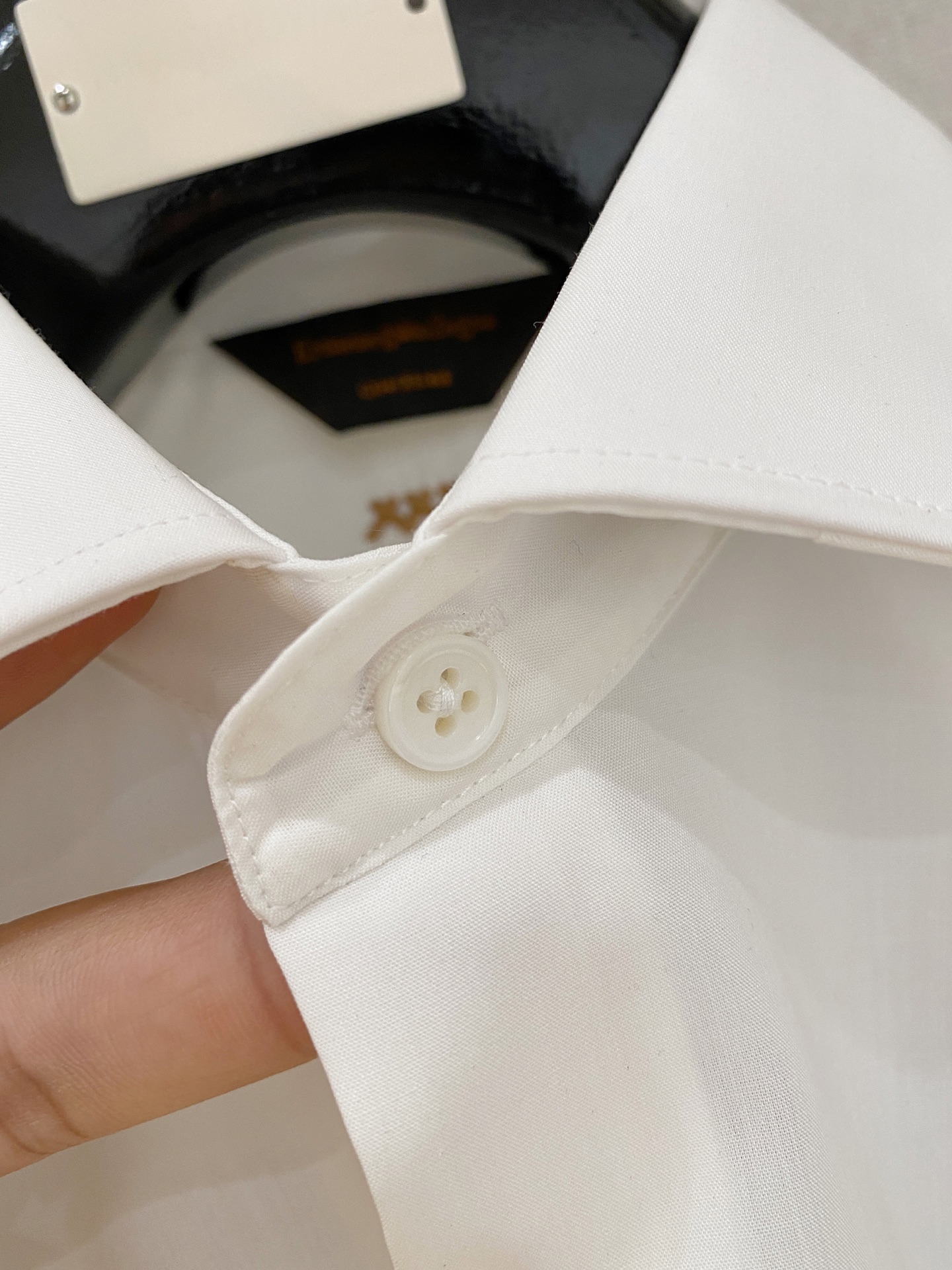 P，P轻盈雅致，短袖衬衫——25年春夏日里的温柔守候短袖衬衫，臻品定制系列的材质、精湛的工艺细节和卓越的