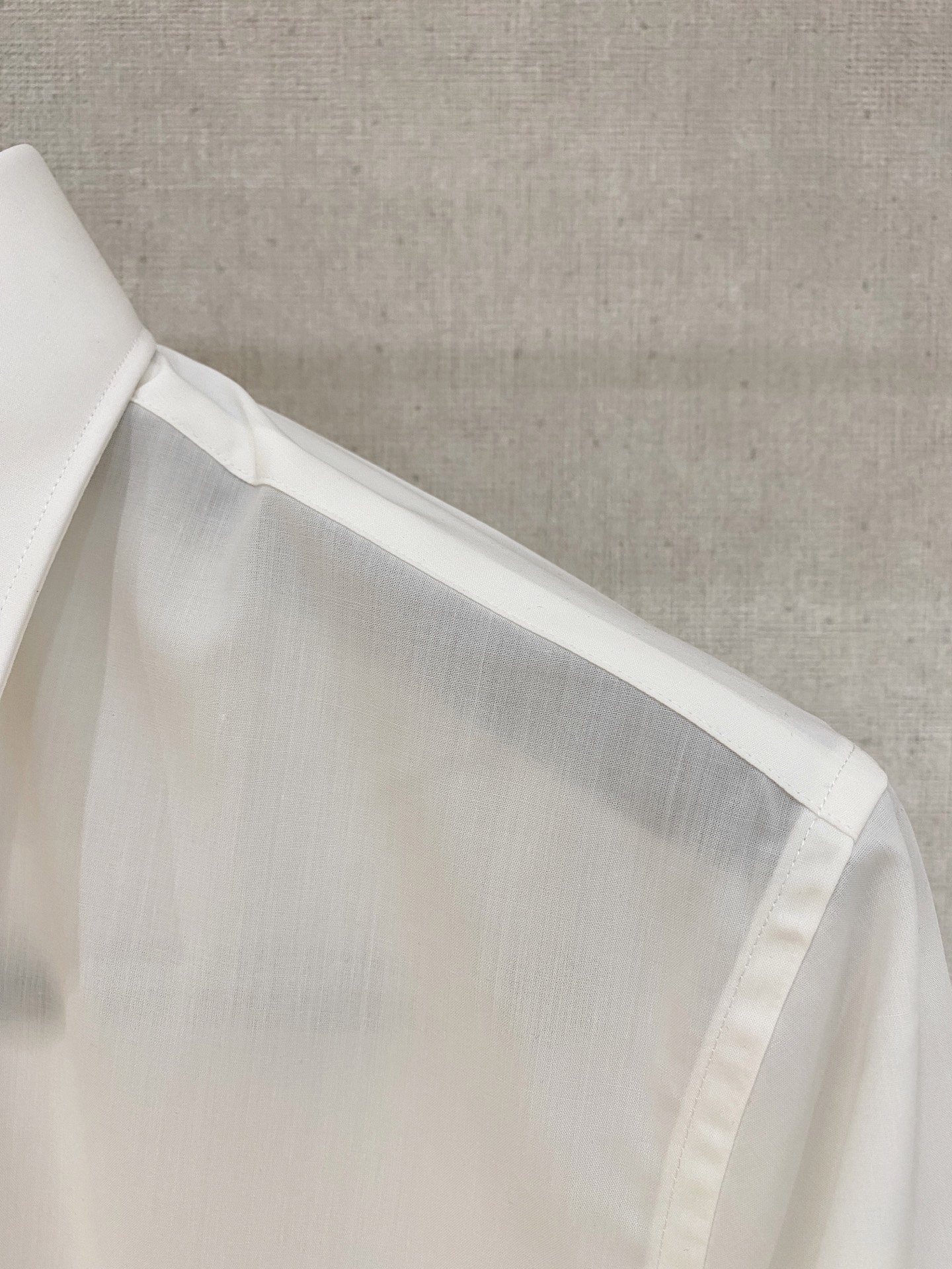 P，P轻盈雅致，短袖衬衫——25年春夏日里的温柔守候短袖衬衫，臻品定制系列的材质、精湛的工艺细节和卓越的