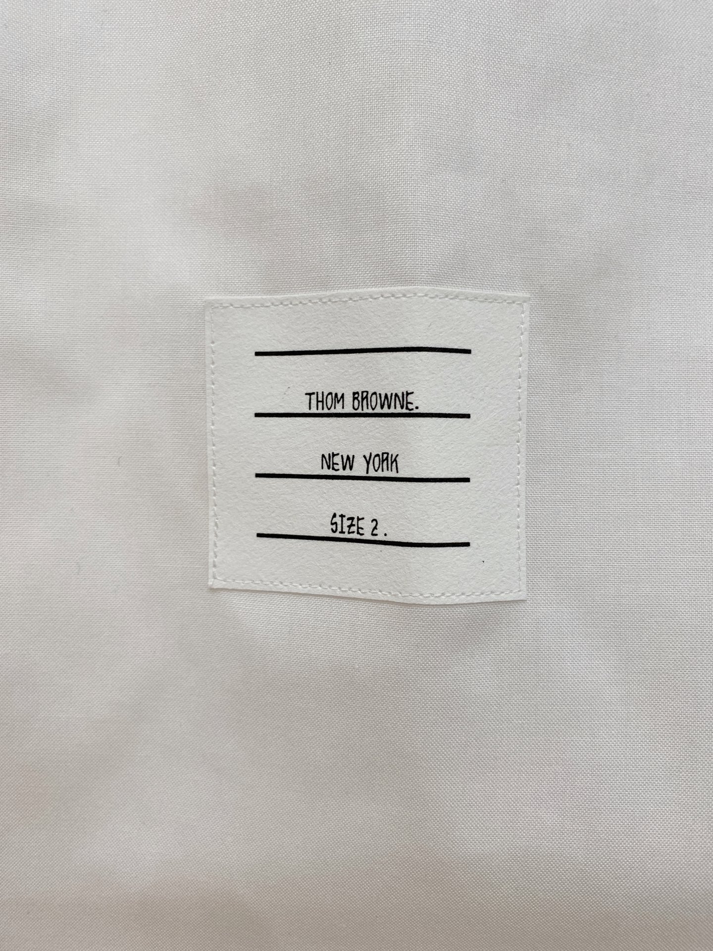 P，P轻盈雅致，短袖衬衫——25年春夏日里的温柔守候短袖衬衫，臻品定制系列的材质、精湛的工艺细节和卓越的