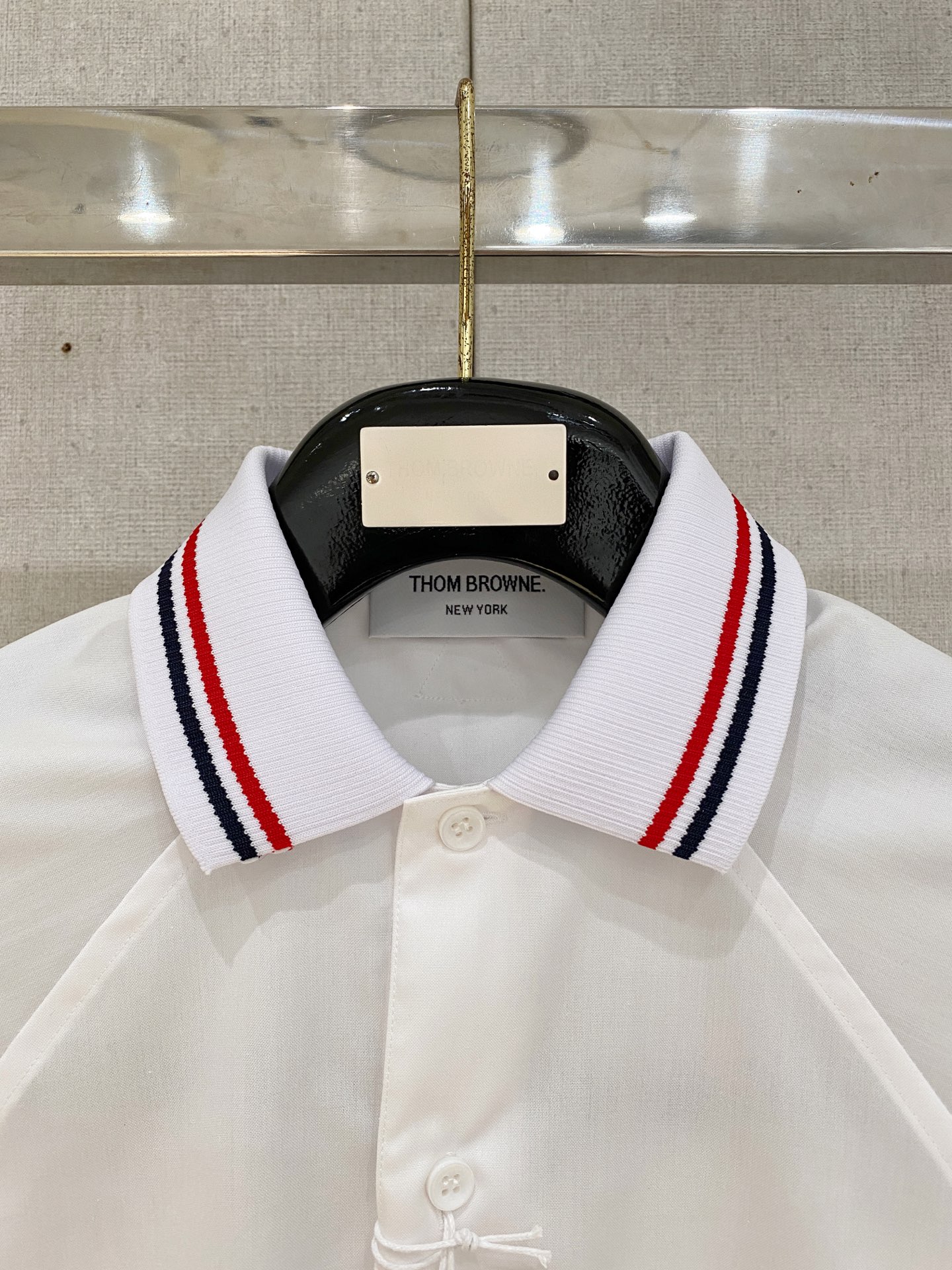 P，P轻盈雅致，短袖衬衫——25年春夏日里的温柔守候短袖衬衫，臻品定制系列的材质、精湛的工艺细节和卓越的