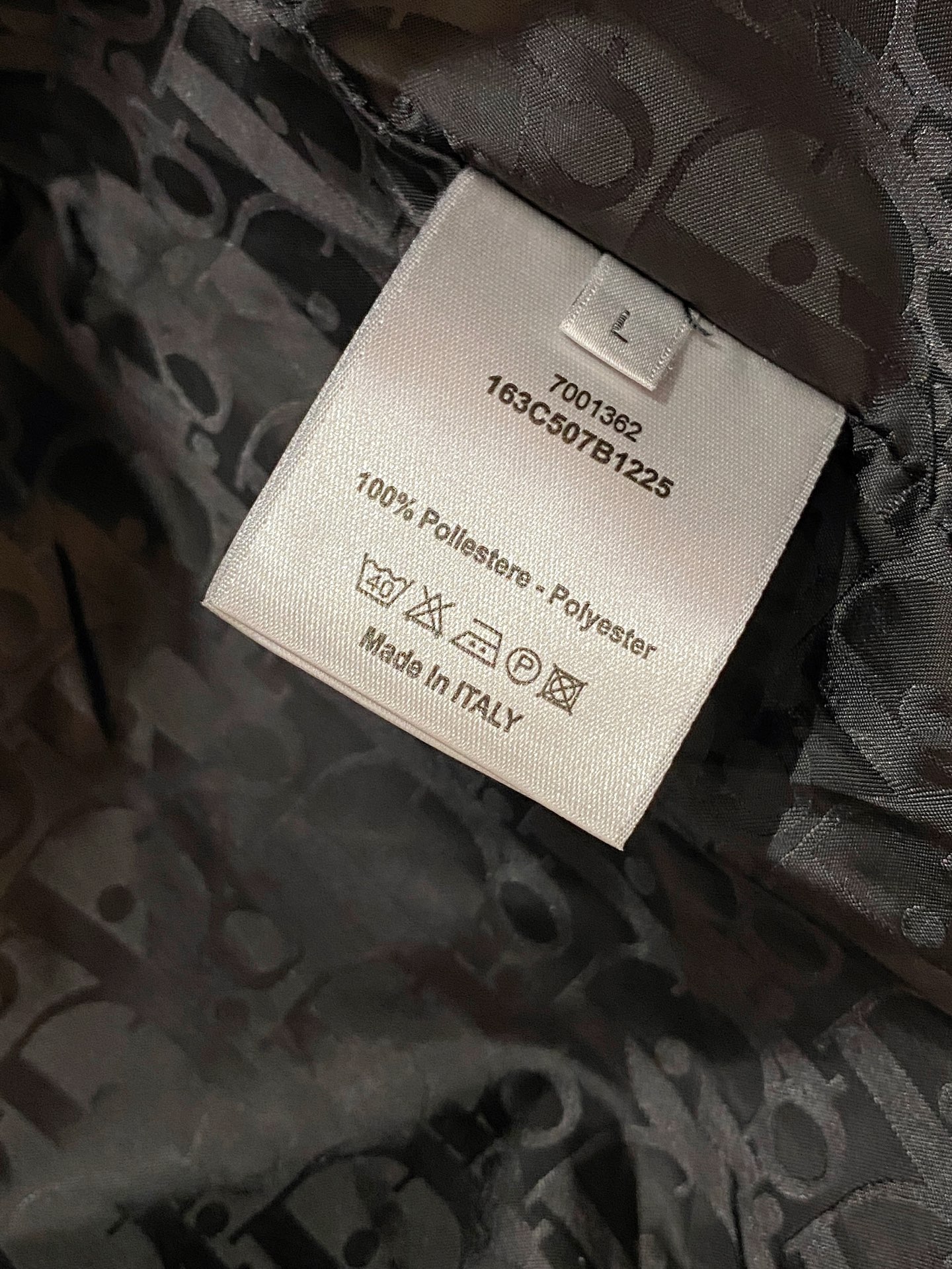 新品。Dio*迪桑特联盟新款夹克外套，秀场新品‼品相非常完美，舒适保暖，三标齐全色泽饱满诱人，非常出彩的