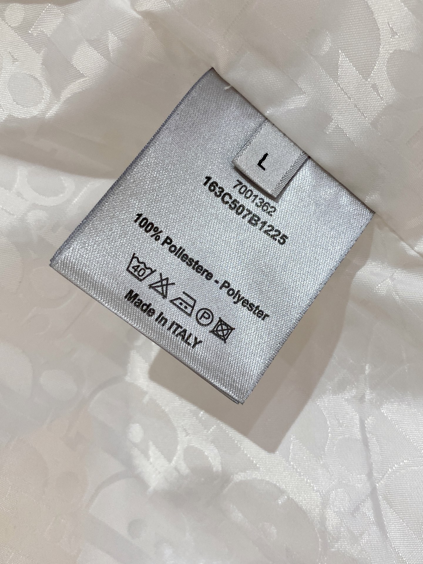 新品。Dio*迪桑特联盟新款夹克外套，秀场新品‼品相非常完美，舒适保暖，三标齐全色泽饱满诱人，非常出彩的